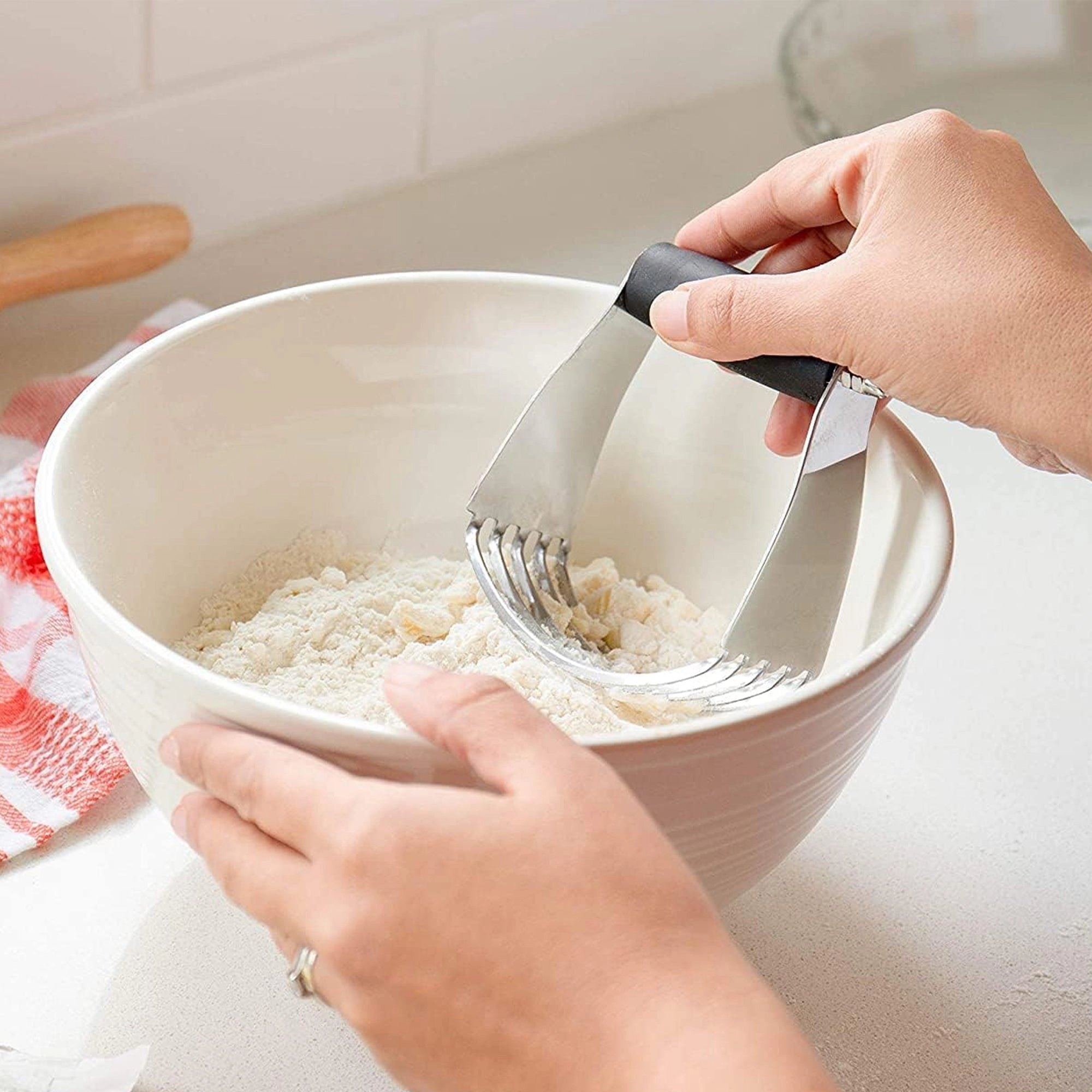 Cheer Collection Stainless Steel Pastry Cutter