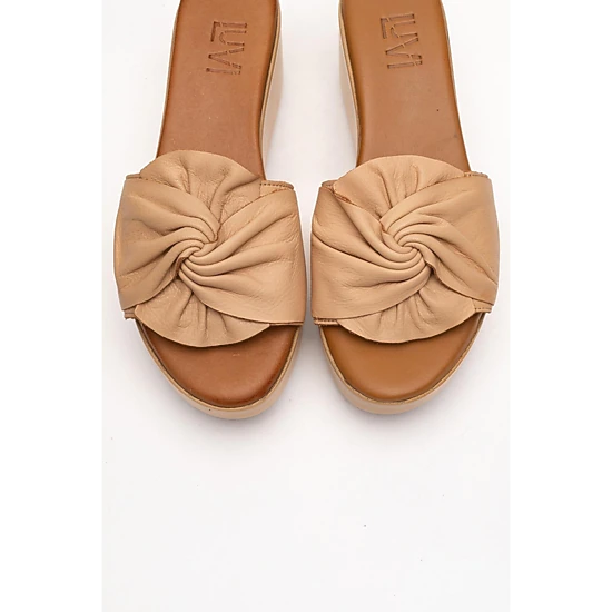 Forever & Always Womens Syndra Bow Wedge Leather Sandals
