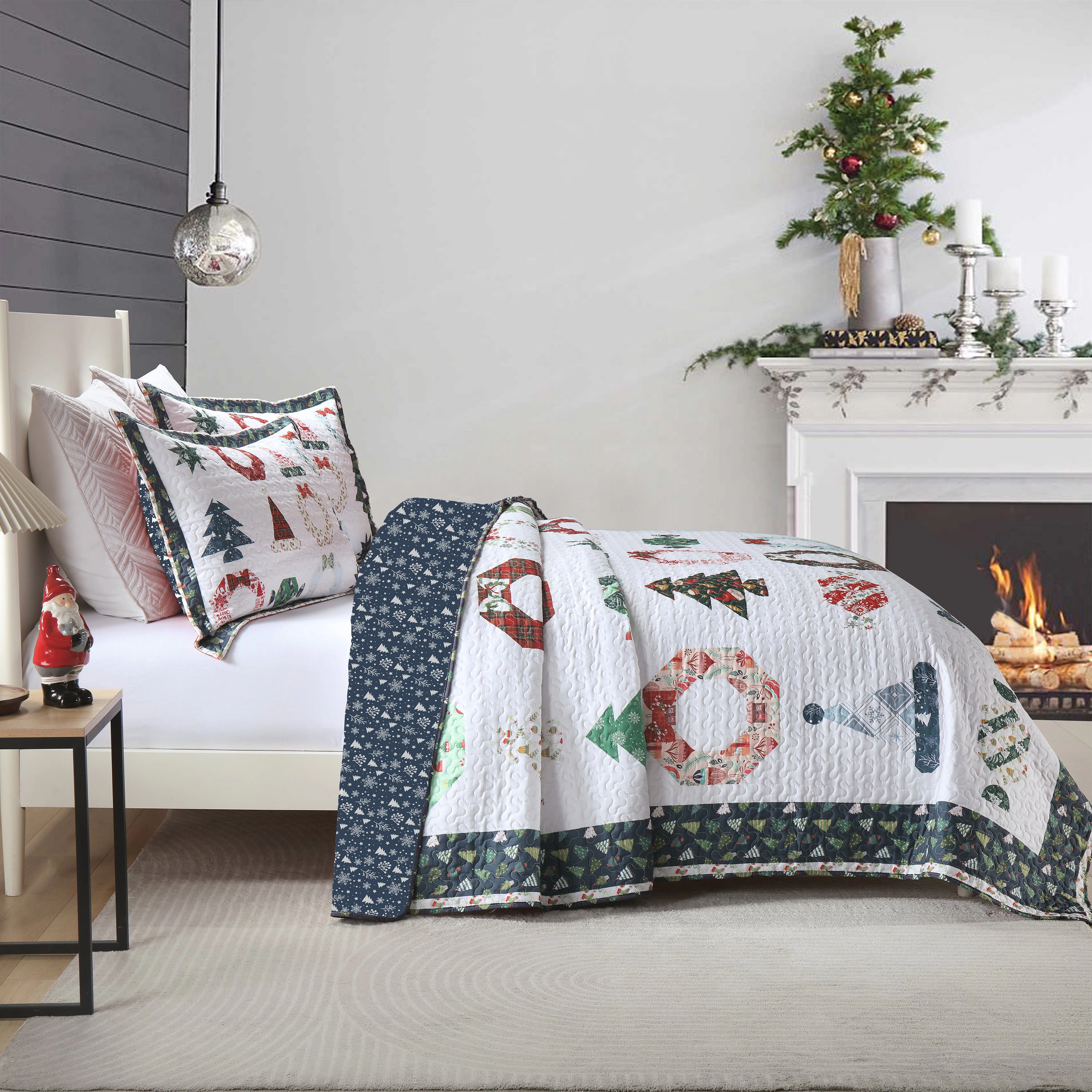 MarCielo 3 Piece Christmas Quilt Bedspread Set Holiday Candy Print Bedding