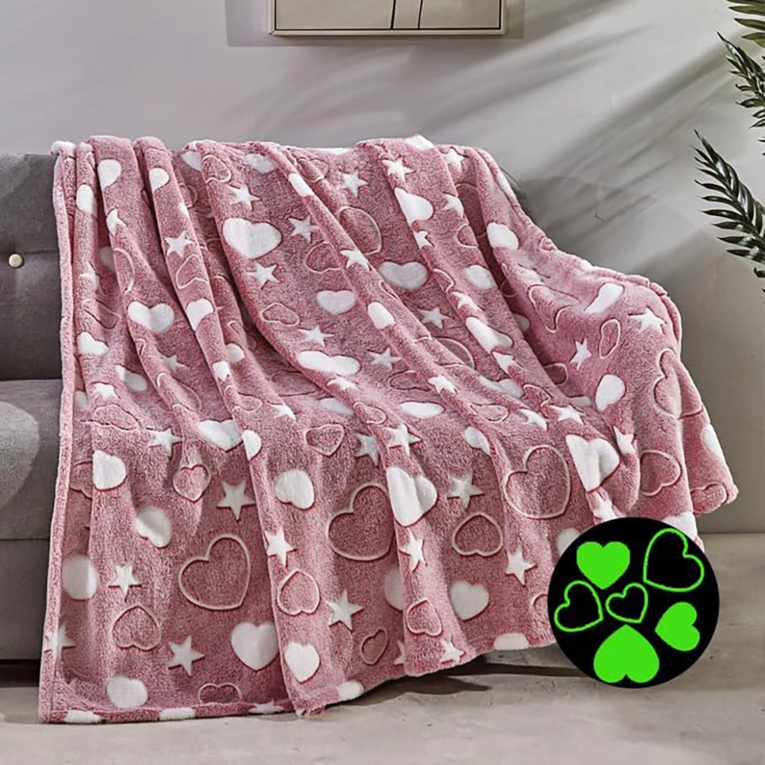 Plazatex Pink Hearts Soft & Cozy Glow in the Dark Throw Blanket Ideal for Bedroom & Living Room Decor 50"x60" Pink