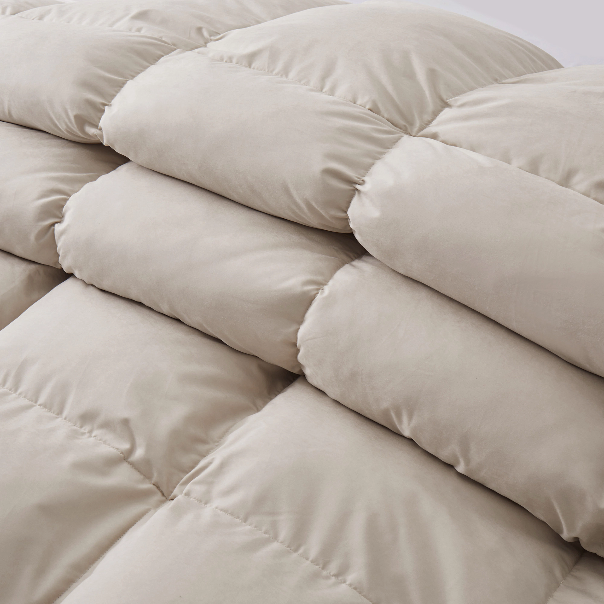 Unikome Luxury Soft Winter Comforter – Warm & Cozy Goose Down Feather Fiber Duvet for Sleep