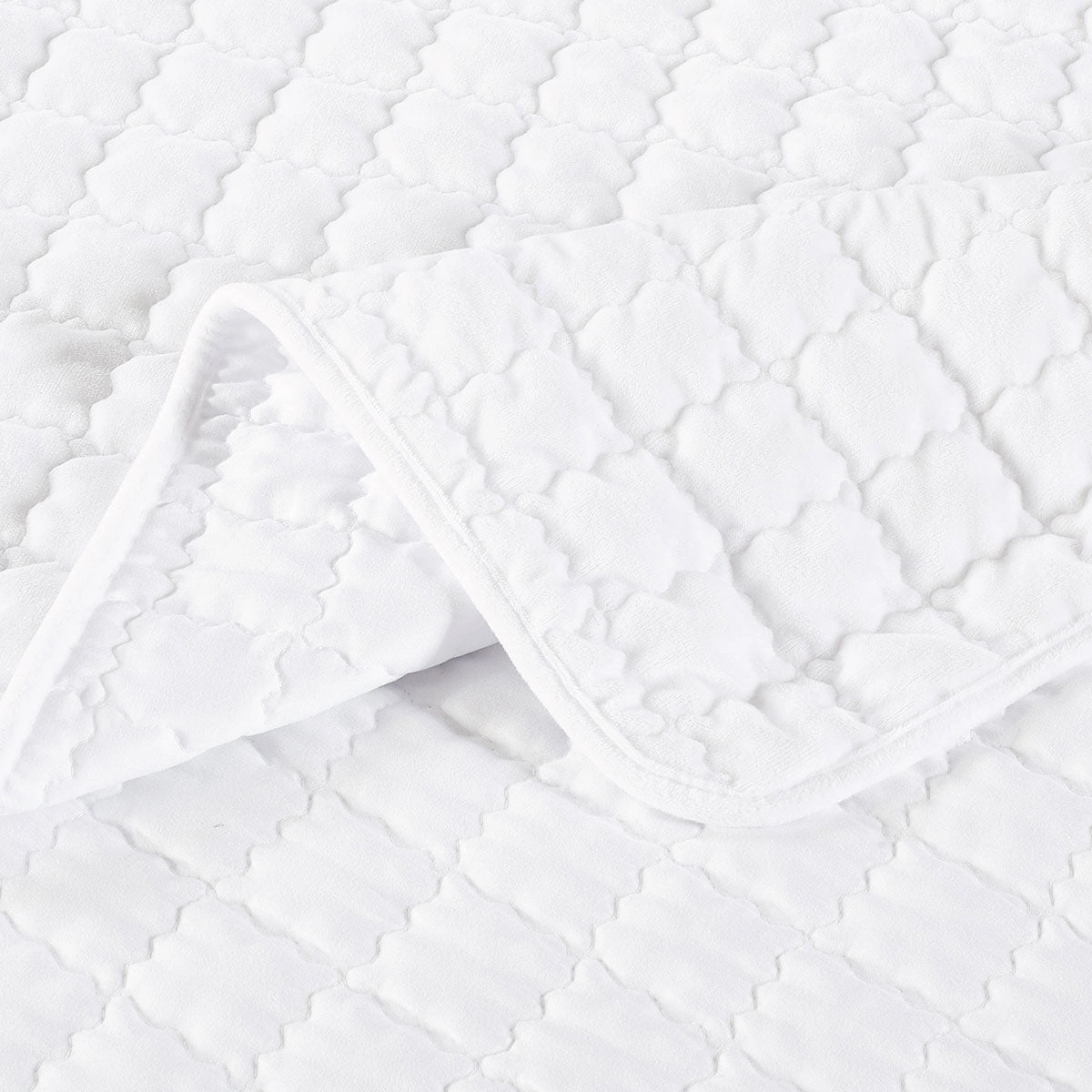 Egyptian Linens Plush Velvet Bedspread Quilt Set