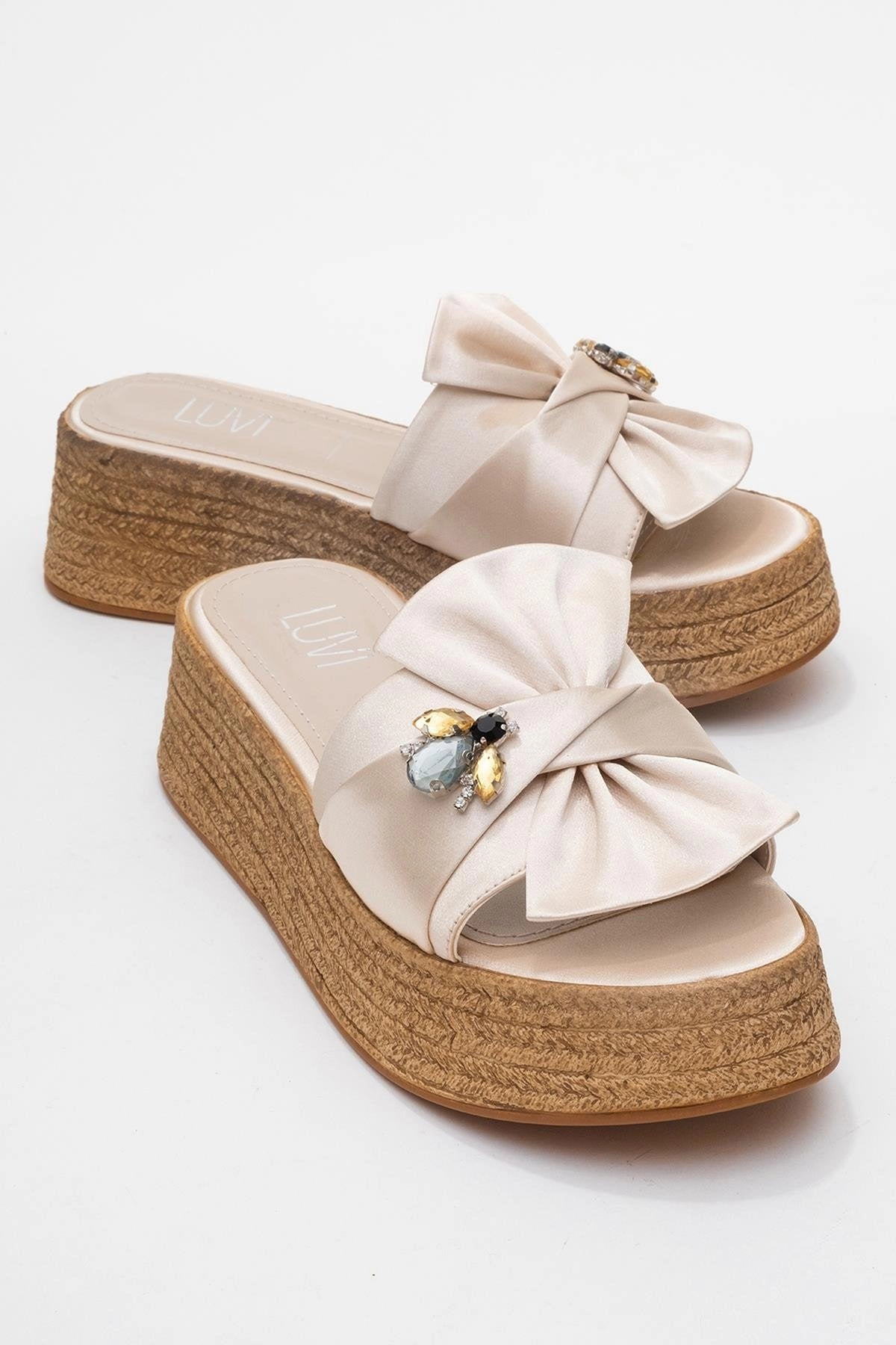 Prologue Shoes Womens Shara Braided Bow & Bee Buckle Platform Sandal