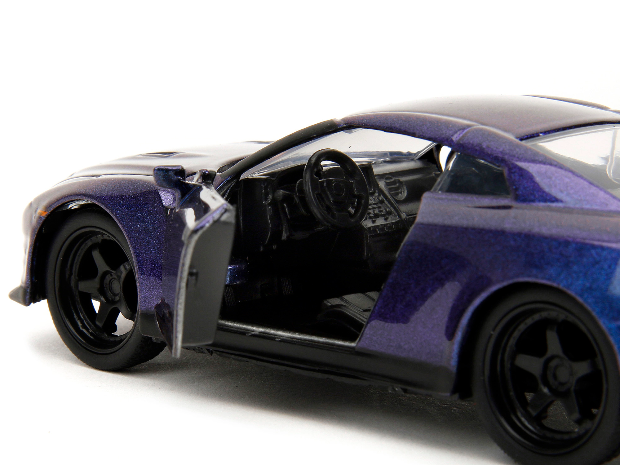 Jada 2009 Nissan GT-R (R35) Purple Metallic "Pink Slips" Series 1/32 Diecast Model Car by Jada