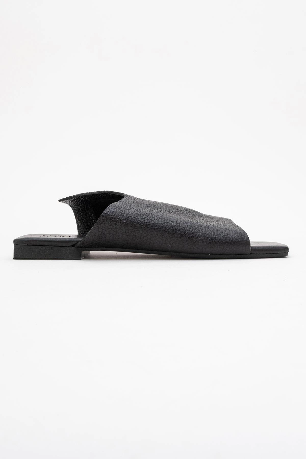 Forever & Always Womens Orianna Leather Slide Sandals