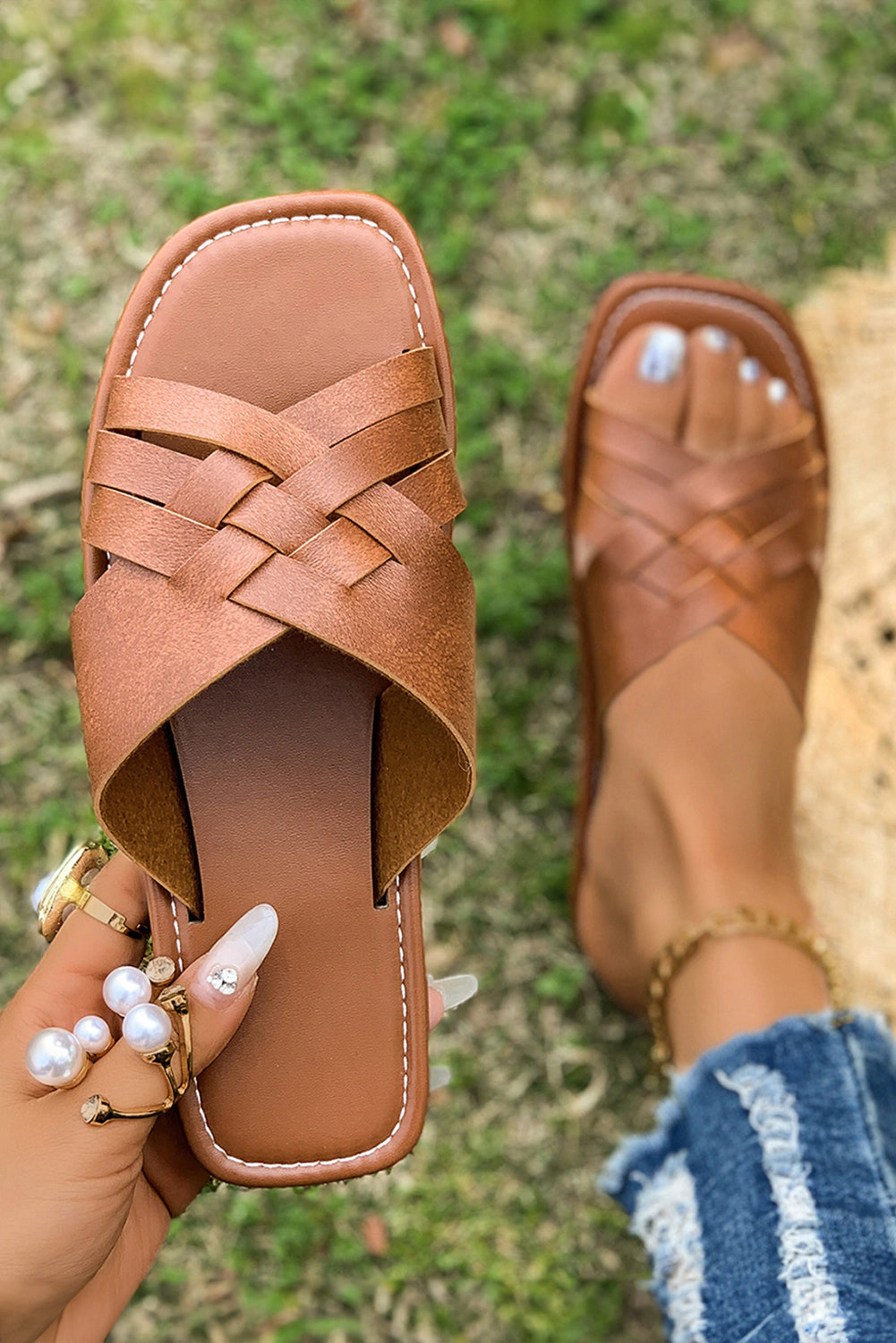 Threaded Pear Women's Ana Crossed Woven Flat Slippers
