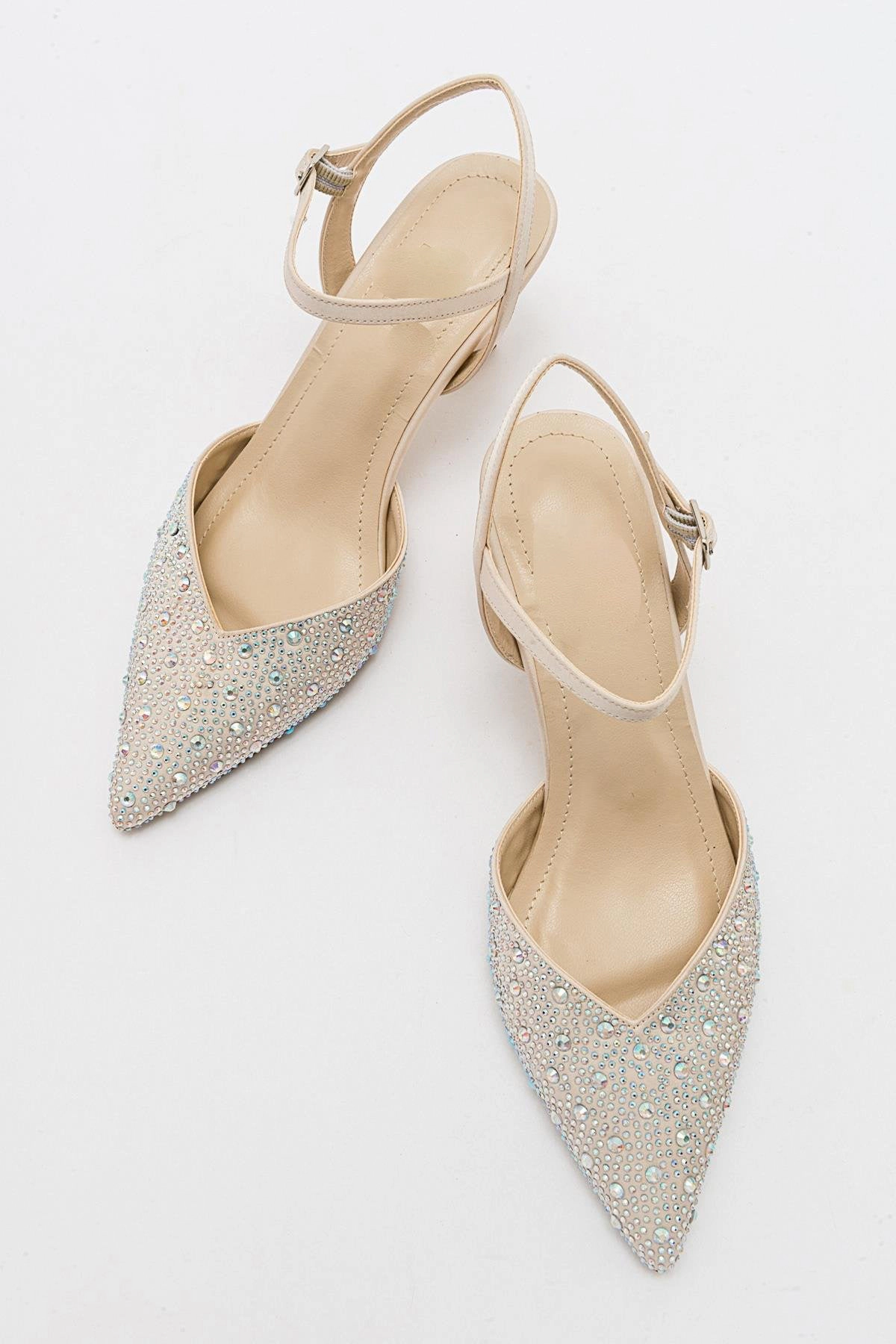 Forever & Always Womens Vilka Embellished Slingback Kitten Heel Pumps