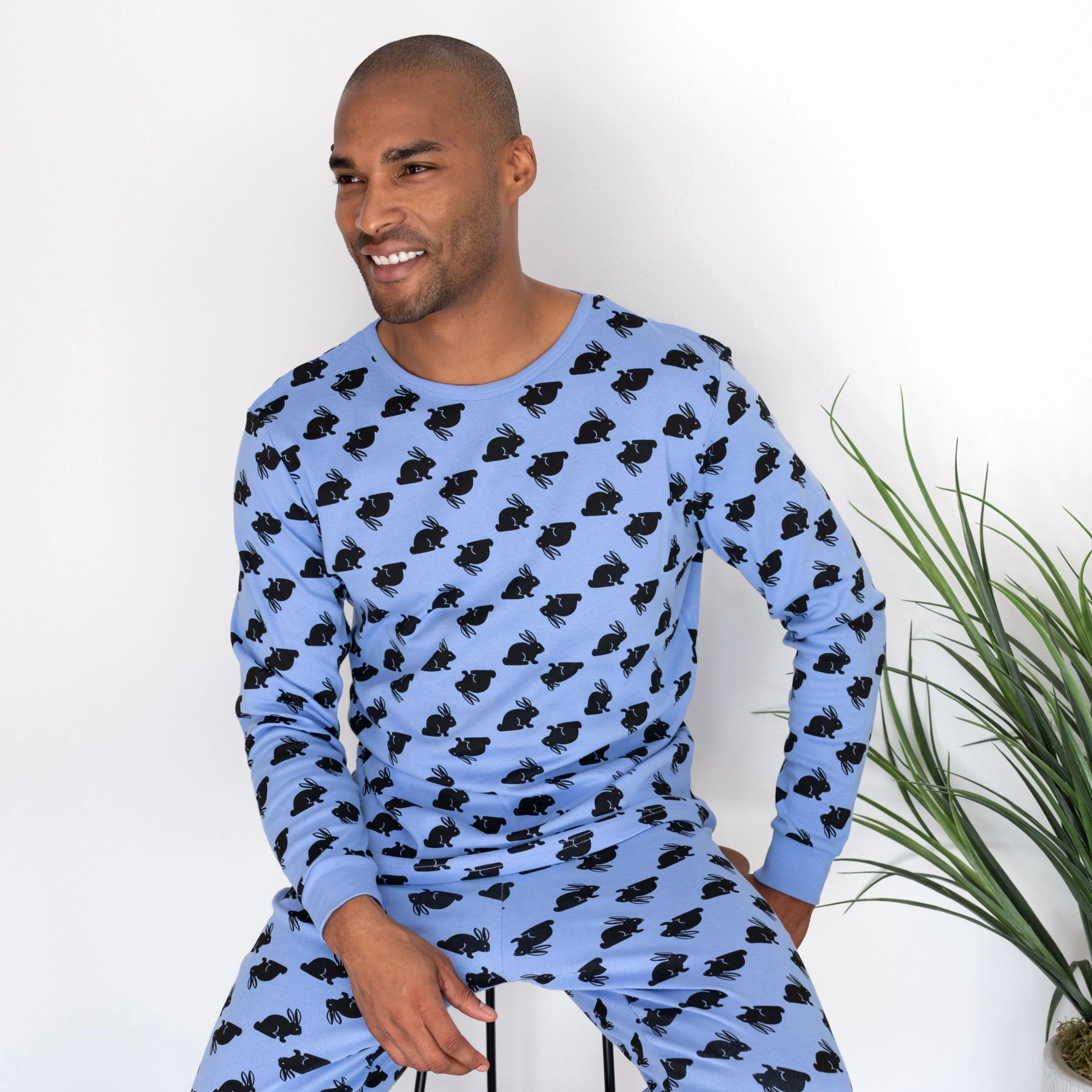 Leveret Men's 2-Piece Cotton Snug Fit Easter Bunny Pajama Set
