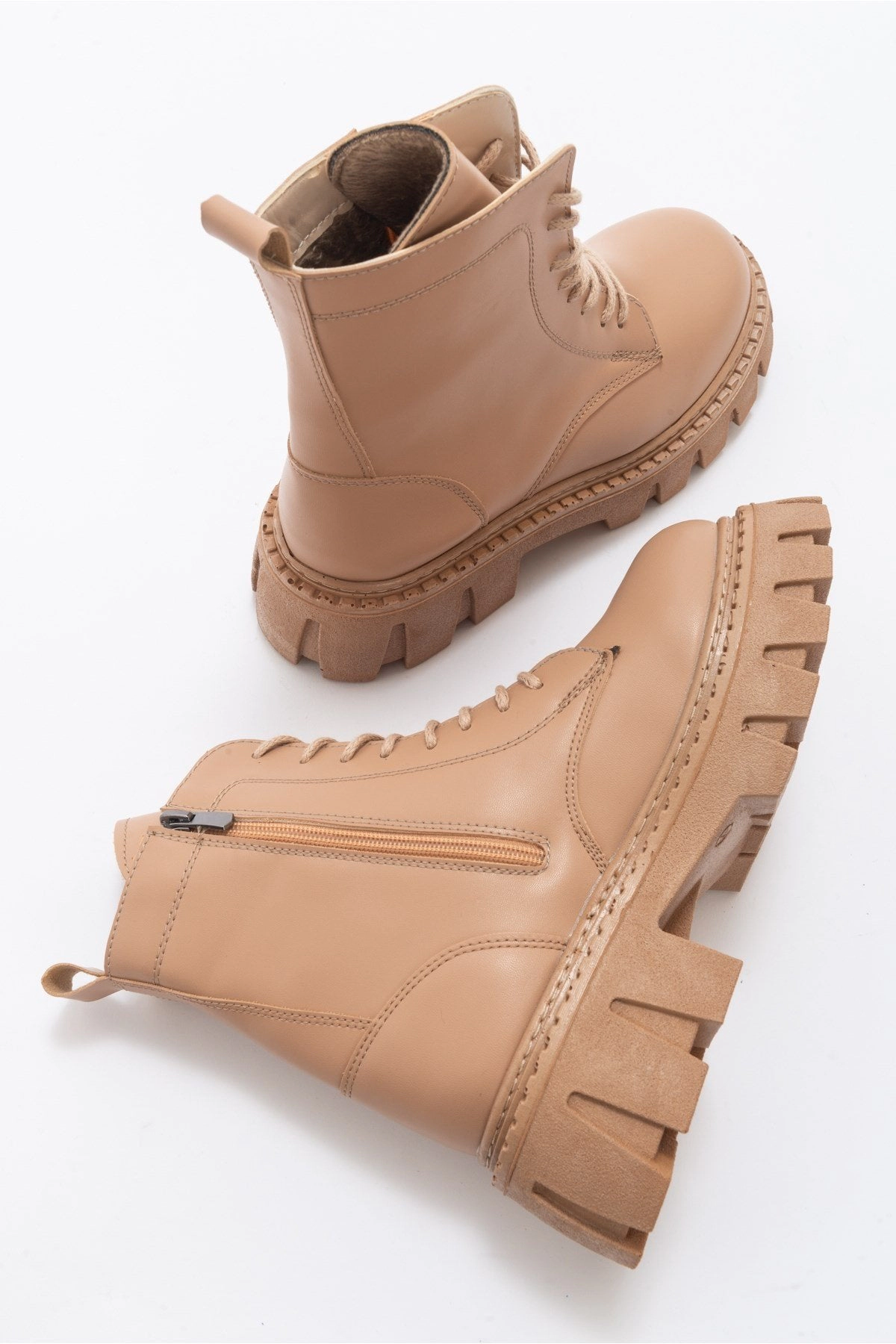 Prologue Shoes Womens Zarela Chunky Boot