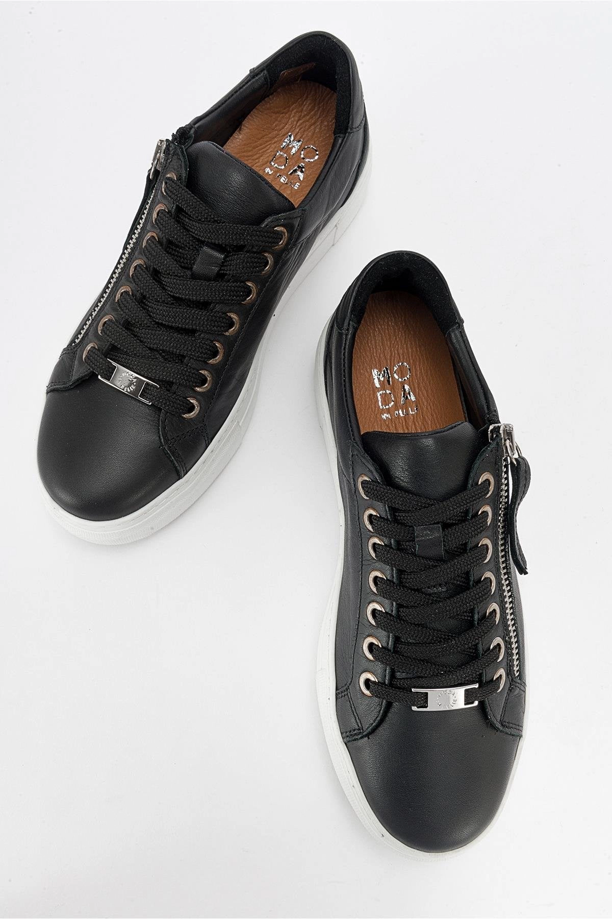 Forever & Always Womens Beryl Leather Zip Sneaker