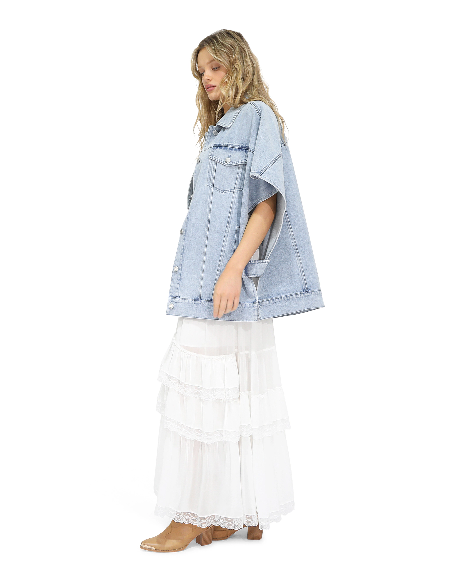Belle & Bloom Womens California Soul Oversized Denim Vest