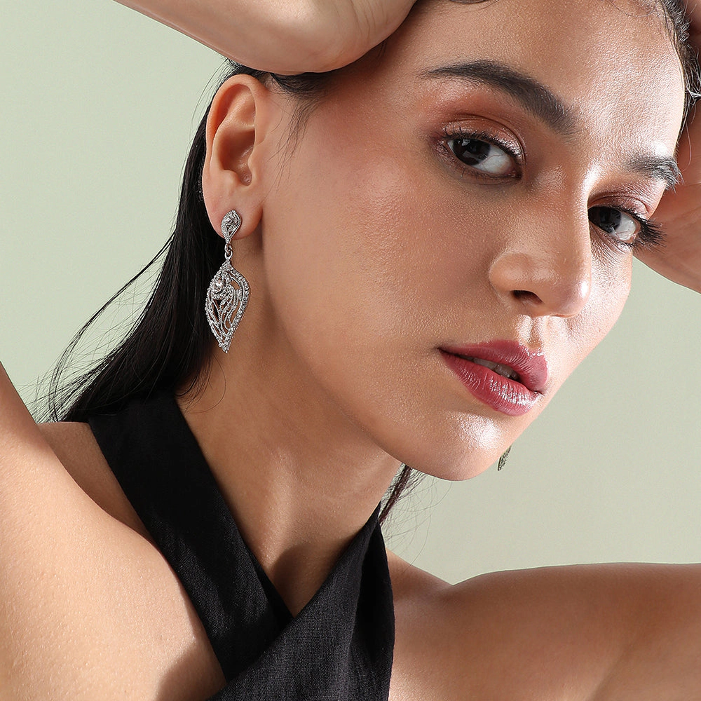 SOHI Women's Intricate Leaf Drop Earrings