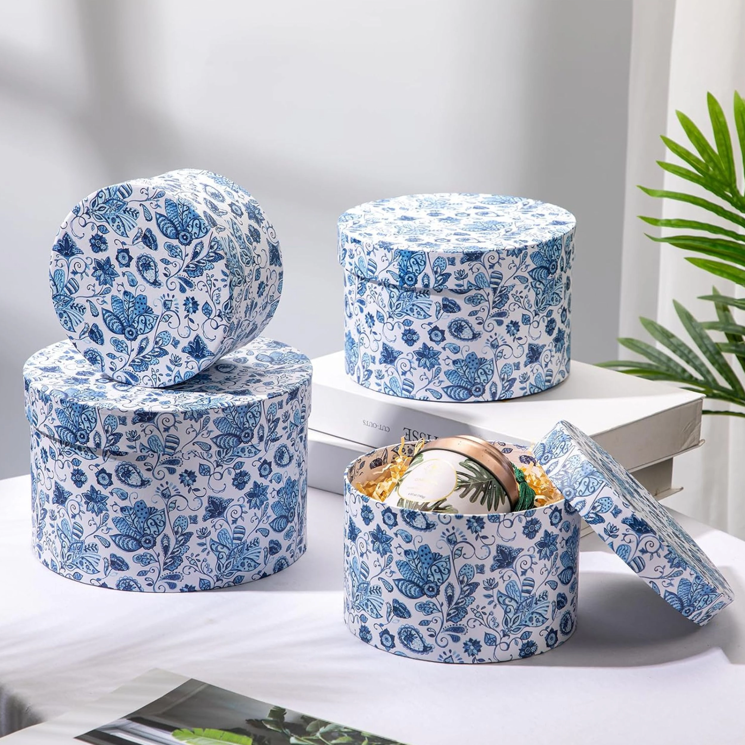 Stock Preferred Pack of 4 Round Gift Boxes with Lids Nesting Present for Gifts and Parties