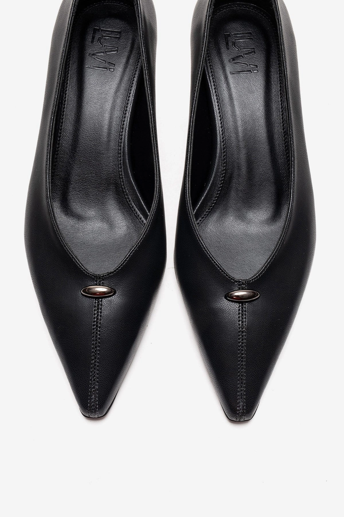 Prologue Shoes Womens Versay Pointed Toe Kitten Heel Pump