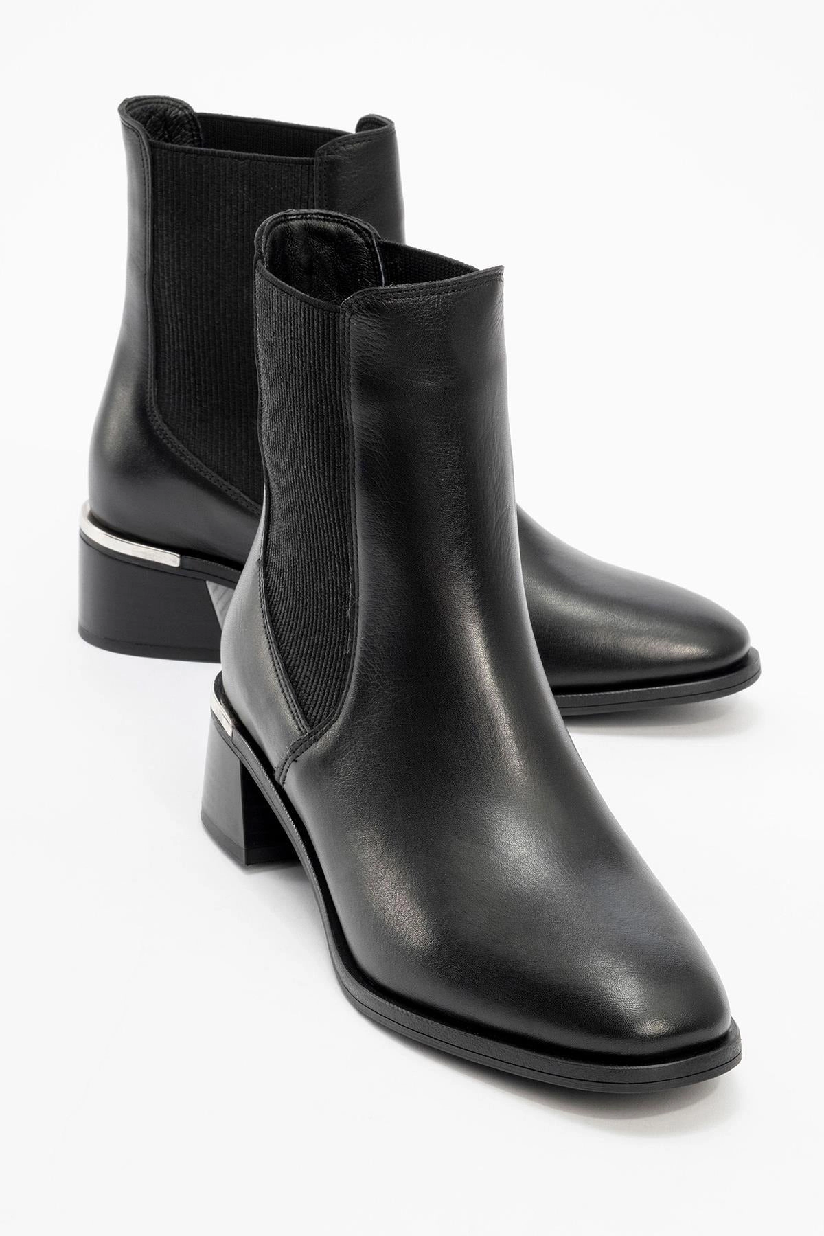 Forever & Always Womens Neiva Leather Chelsea Boot