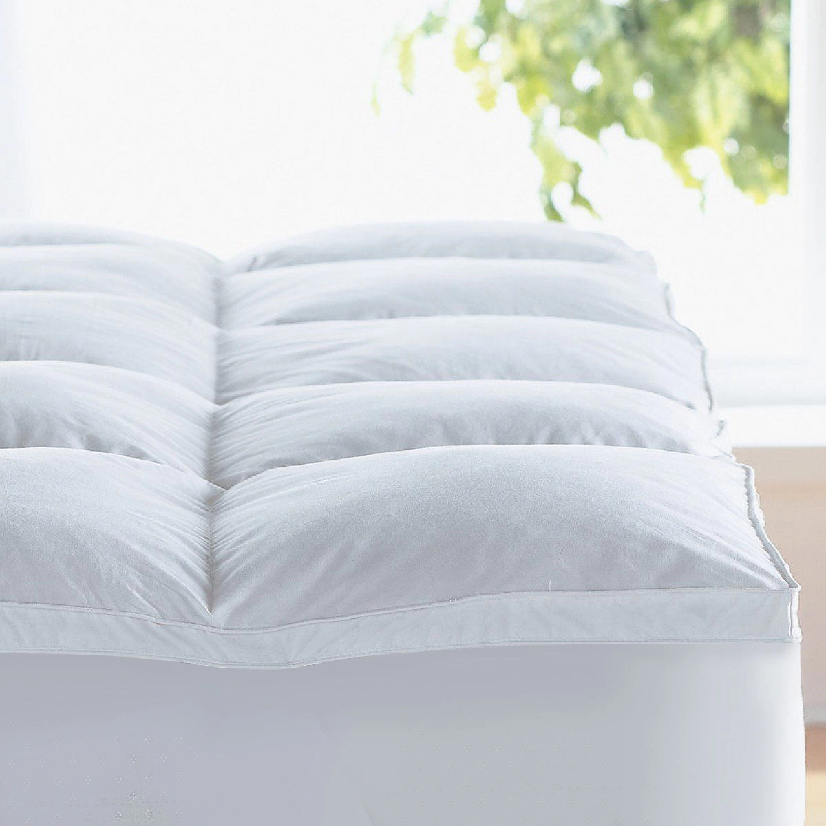 HSH Dream 300 Thread Count Cotton Mattress Topper with Bed Skirt – Hypoallergenic Down Alternative