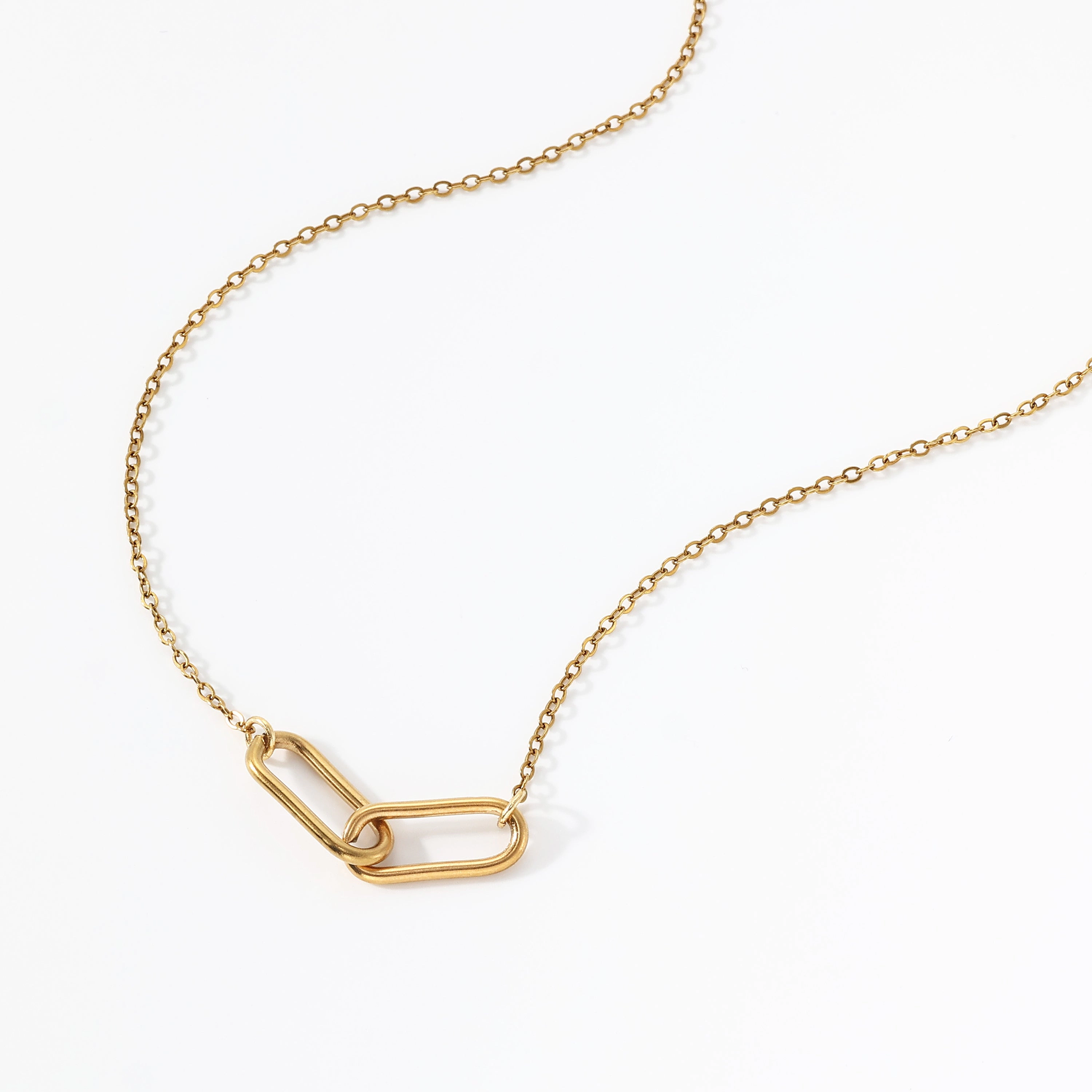 Mint & Lily Women's Oval Link Necklace