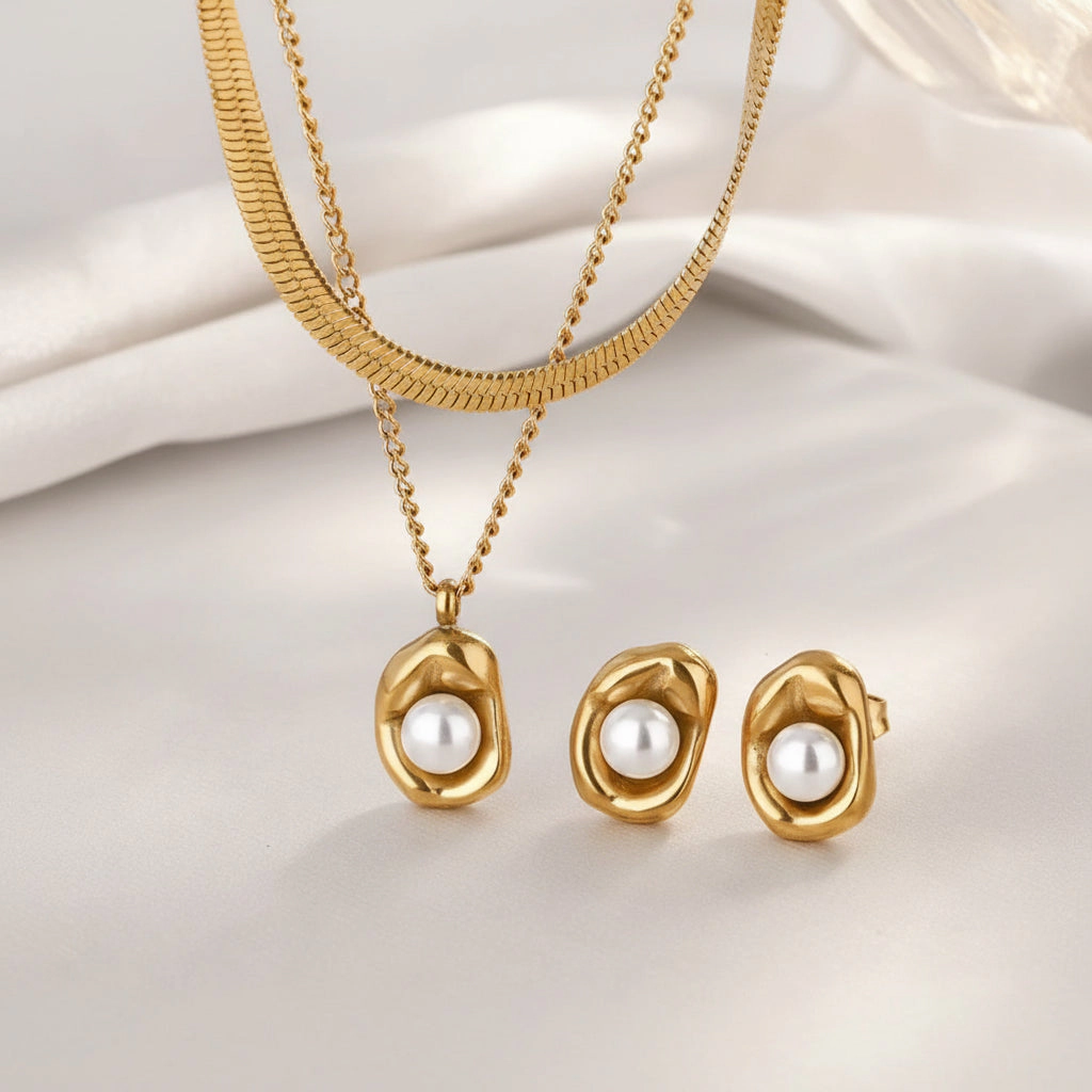 DressAtR Women's Key Pattern 18K Gold Plated Necklace and Earring Set