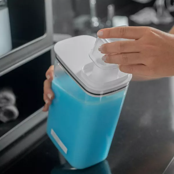 OU 78oz Laundry Detergent Dispenser w Measuring Cap, Liquid Soap & Fabric Softener Dispenser w/ Internal Drip Return Lid
