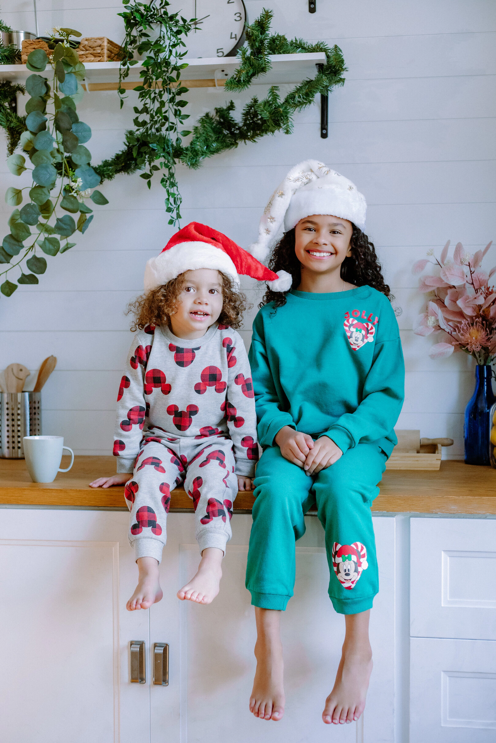 Disney Minnie Mouse Little Girls' Holiday 2-Piece Sweatshirt and Joggers Set