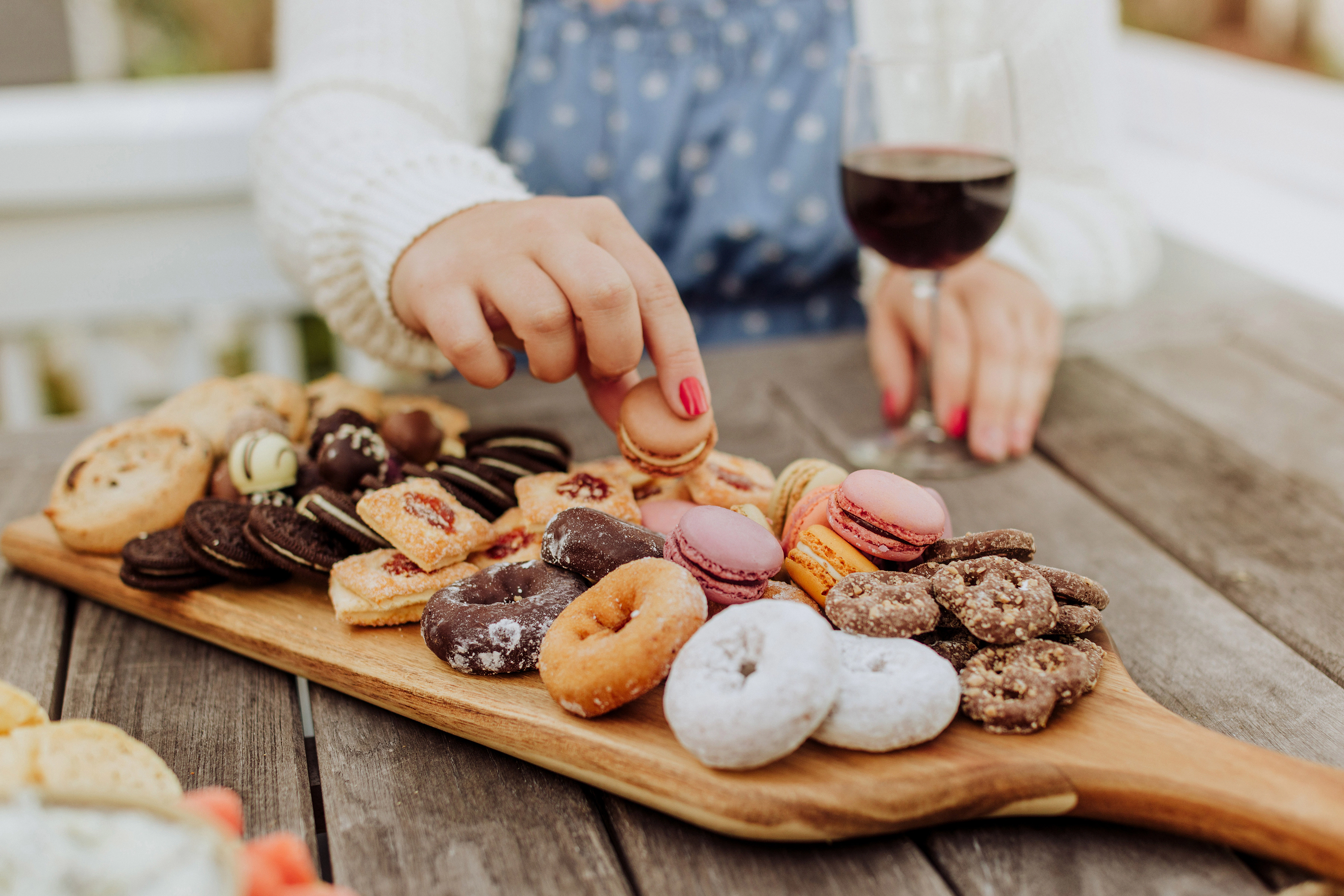 TOSCANA Artisan 24" Acacia Charcuterie Board
