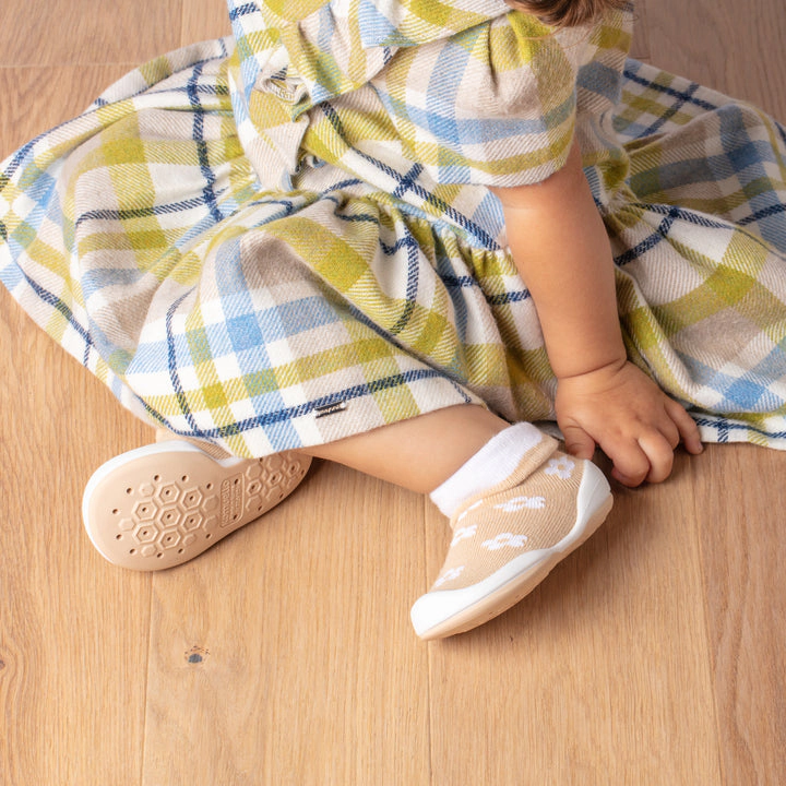 Komuello Toddler Girl First Walk Sock Shoes Daisies - Latte