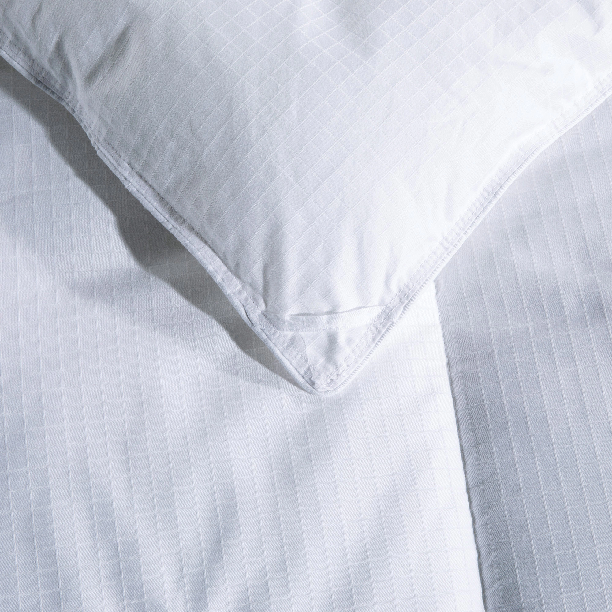 PEACENEST Textured Jacquard Comforter Year Round Down Alternative Duvet Insert