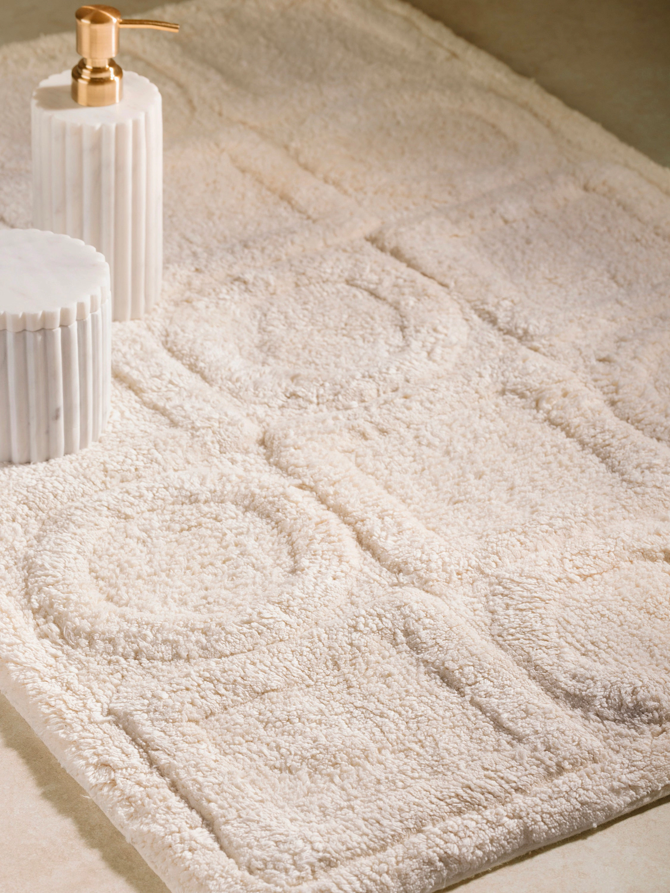 GAURI KOHLI Almaty Ivory Bath Mat