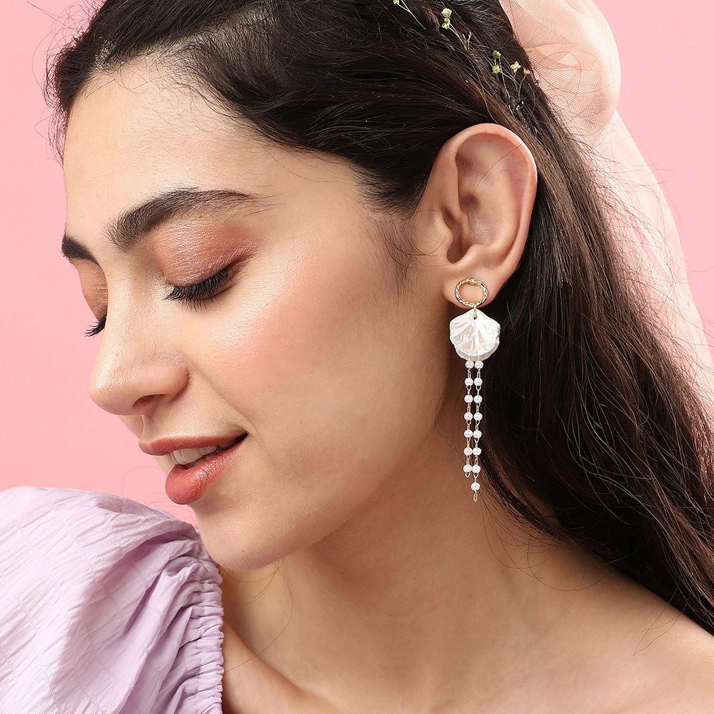 SOHI Women's White Shell Drop Earrings
