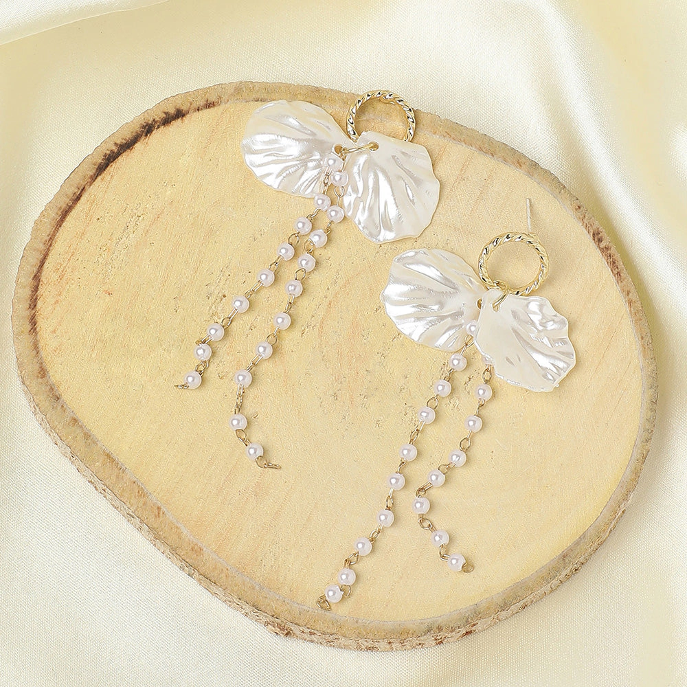 SOHI Women's White Shell Drop Earrings