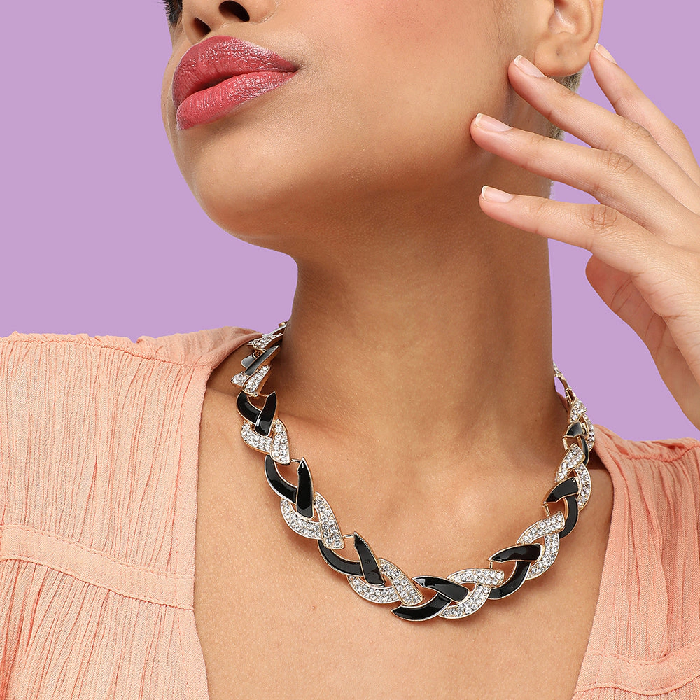 SOHI Women's Black Overlap Collar Necklace