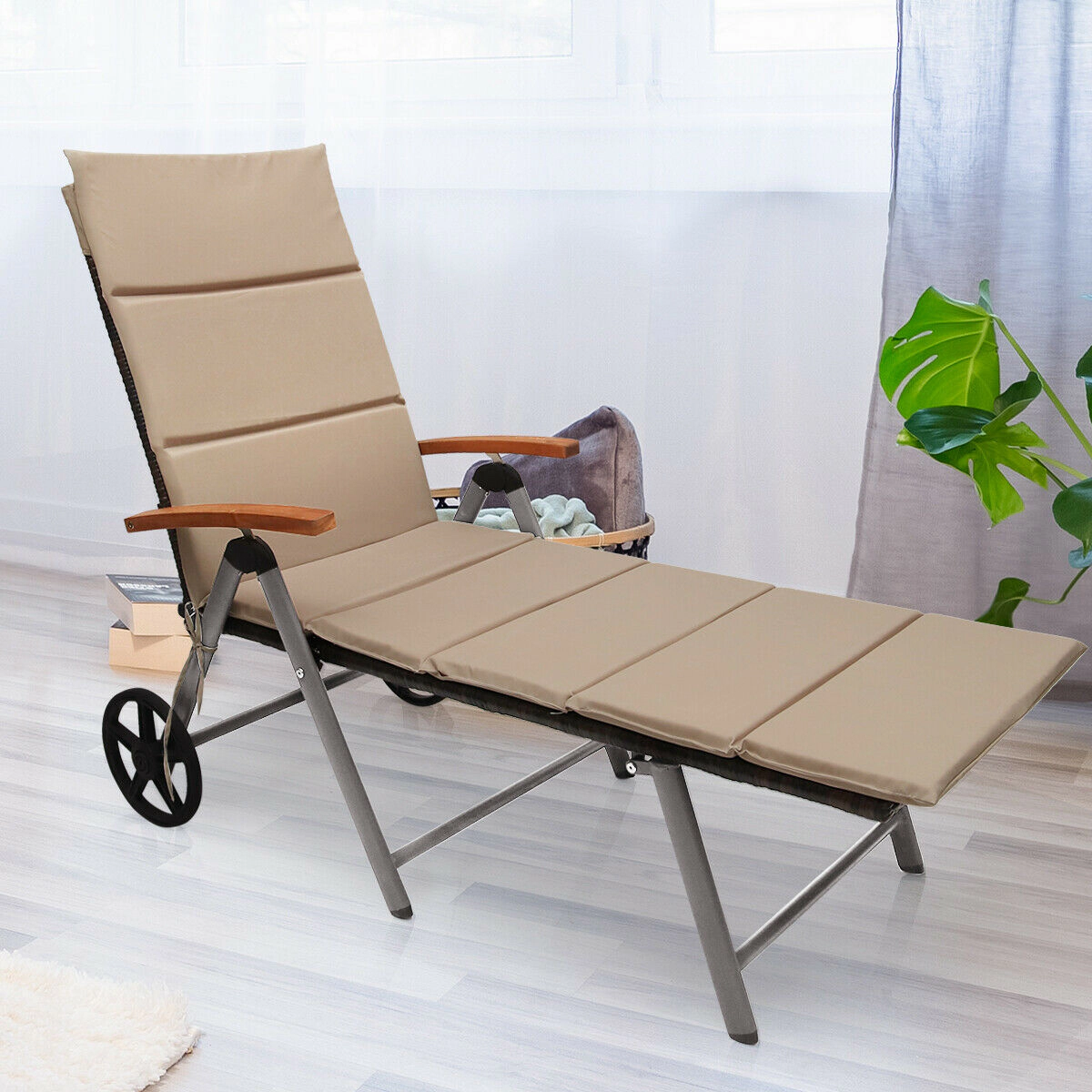 SUGIFT Removable Wheels 385-lb Outdoor Rattan Chaise Lounge Recliner 7-Position Backrest
