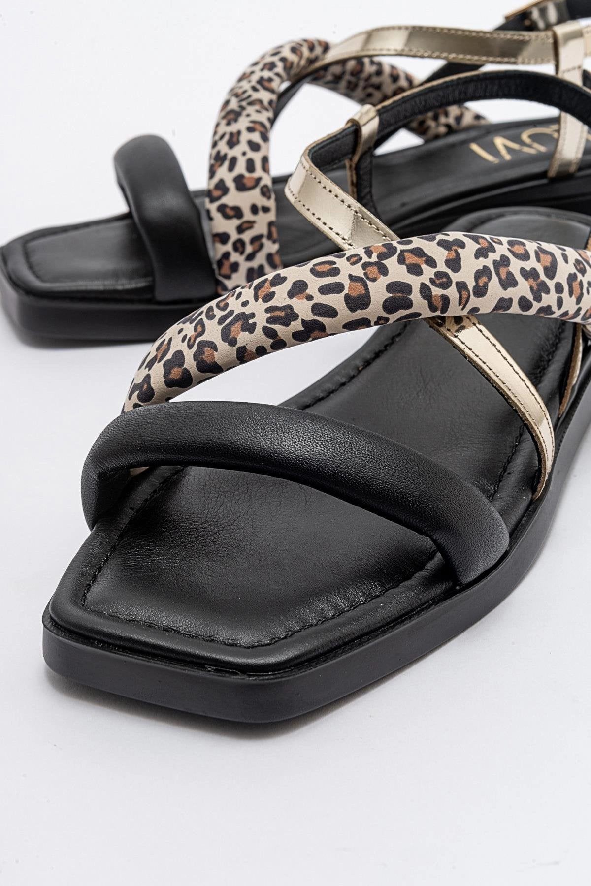 Forever & Always Womens Leamil Leather Sandals