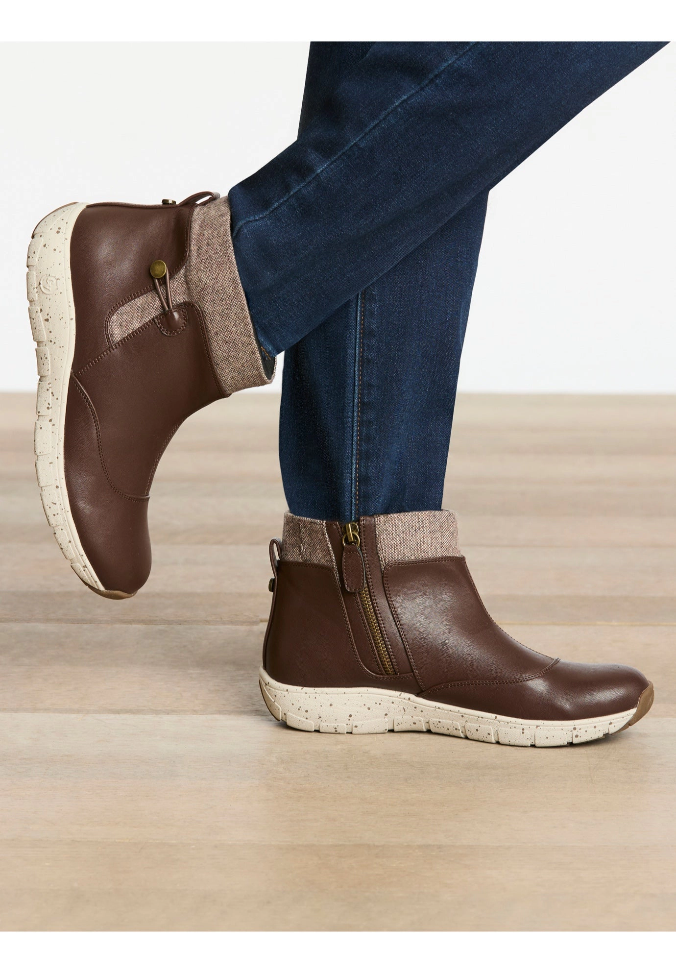 Comfortview Women's The Cassiopeia Bootie