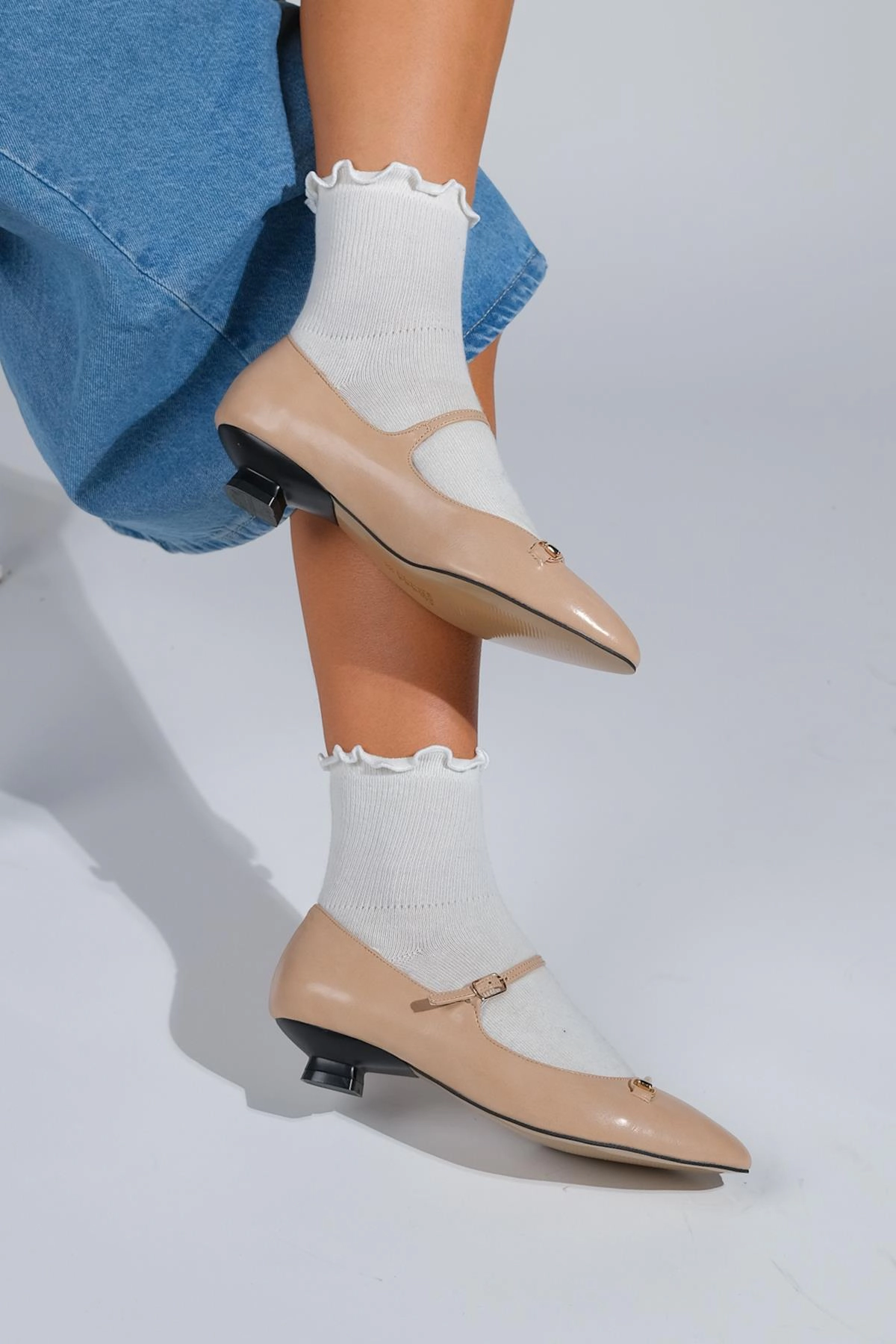 Prologue Shoes Womens Ojen Low Heel Shoe