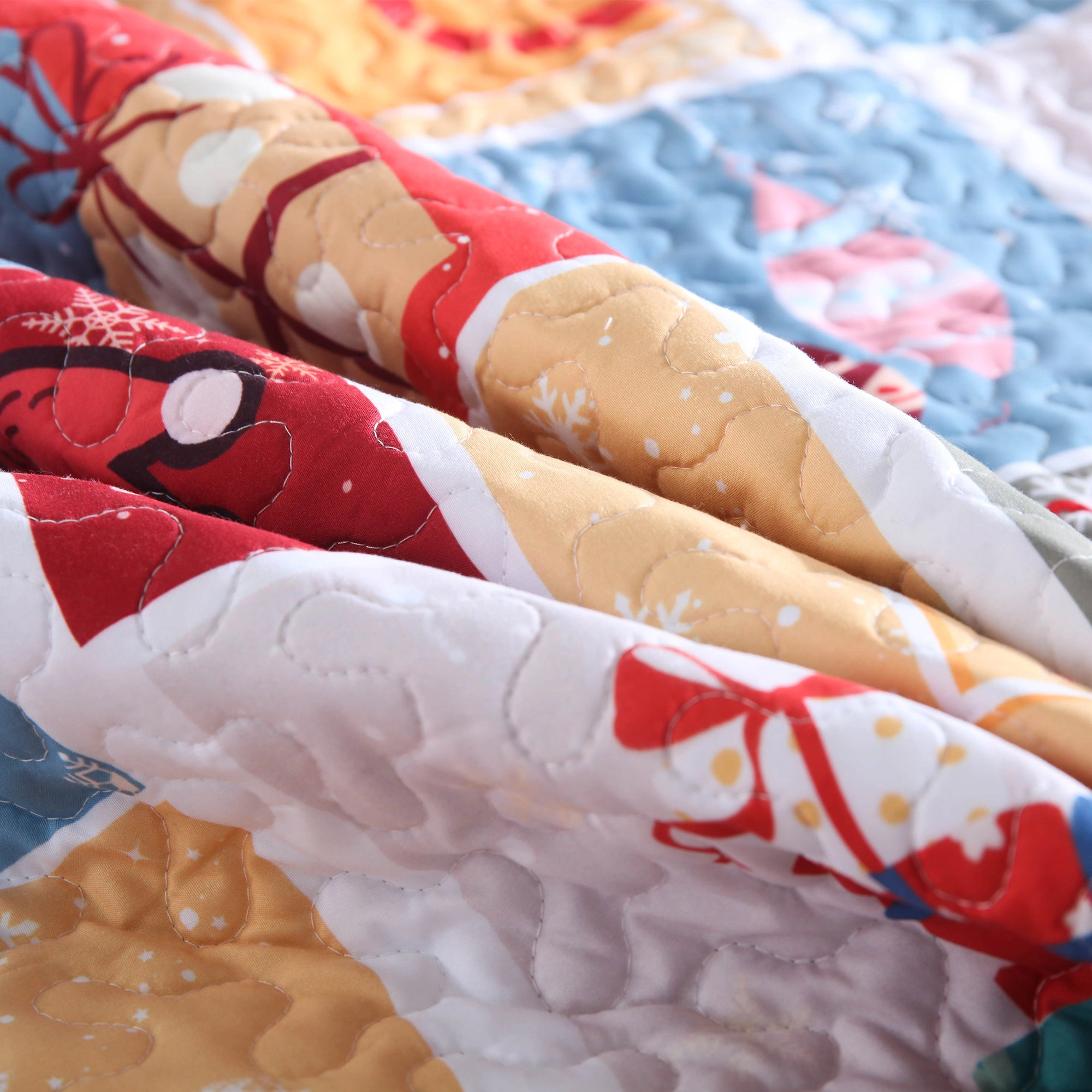 MarCielo 3 Piece Christmas Quilt Set, Santa Plaid Bedspread Set