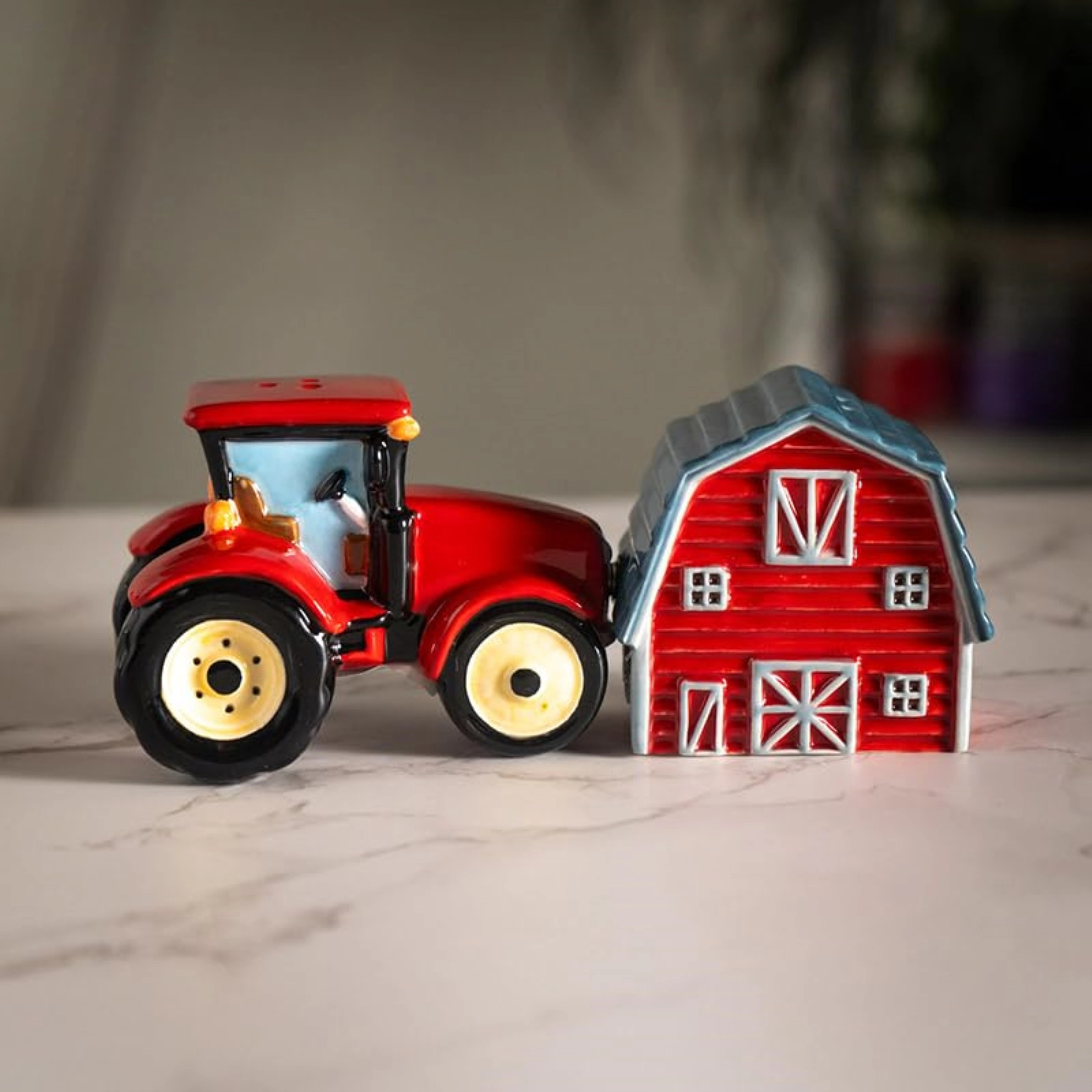 Pacific Giftware Red Tractor and Barn Country Kitchen Ceramic Magnetic Salt and Pepper Shaker Set