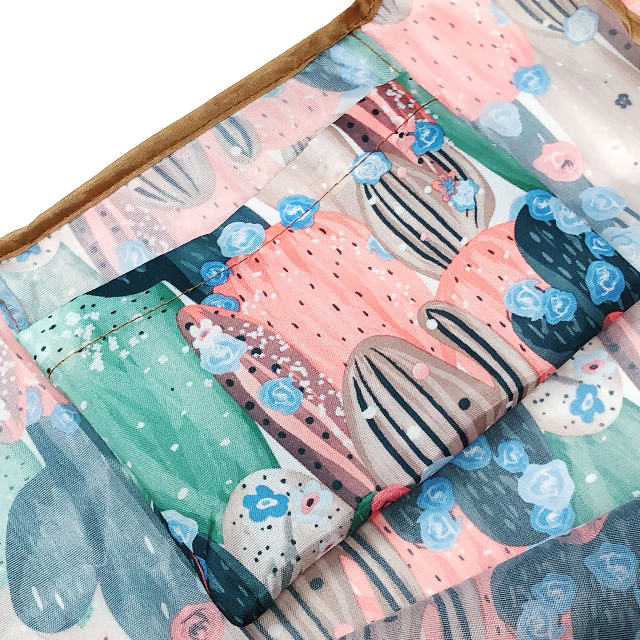 Wrapables Large Nylon Reusable Shopping Bags for Groceries (Set of 3), Cacti, Floral, Poppies
