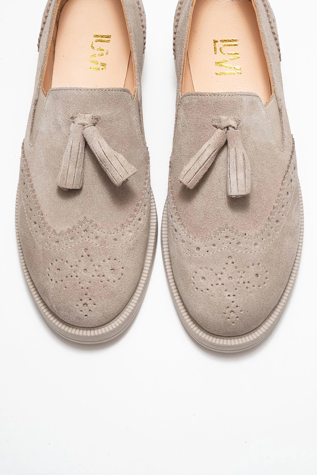 Forever & Always Womens Alex Leather Tassel Loafers