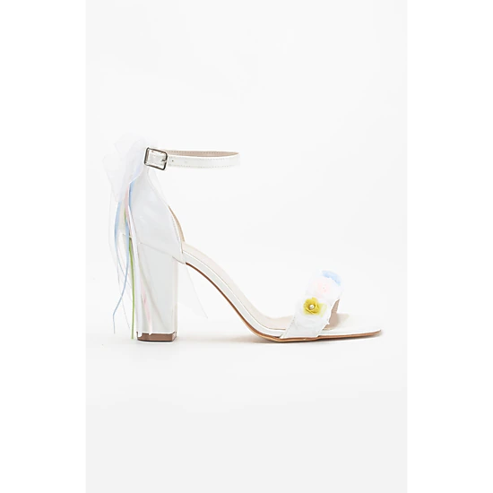 Forever & Always Womens Nikki Lace Bridal Sandals