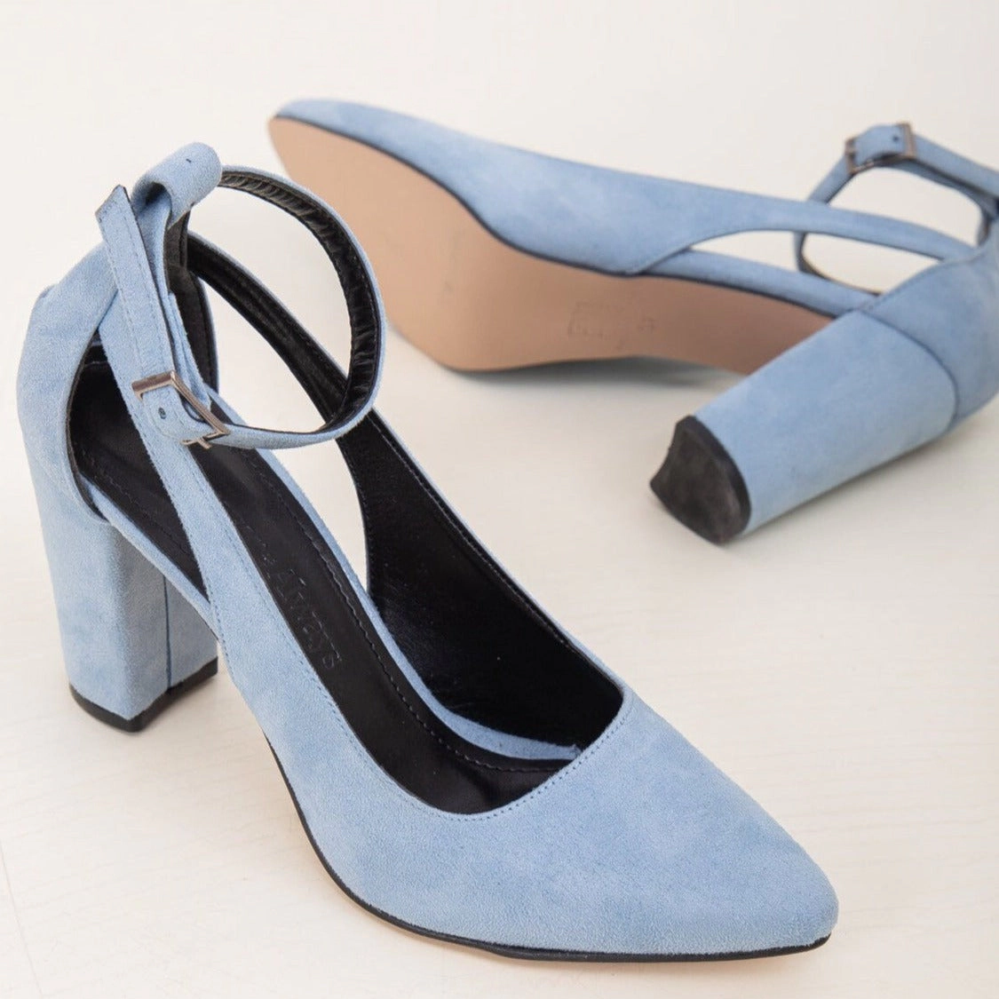 Forever & Always Womens Colette Pointed Toe High Block Heels