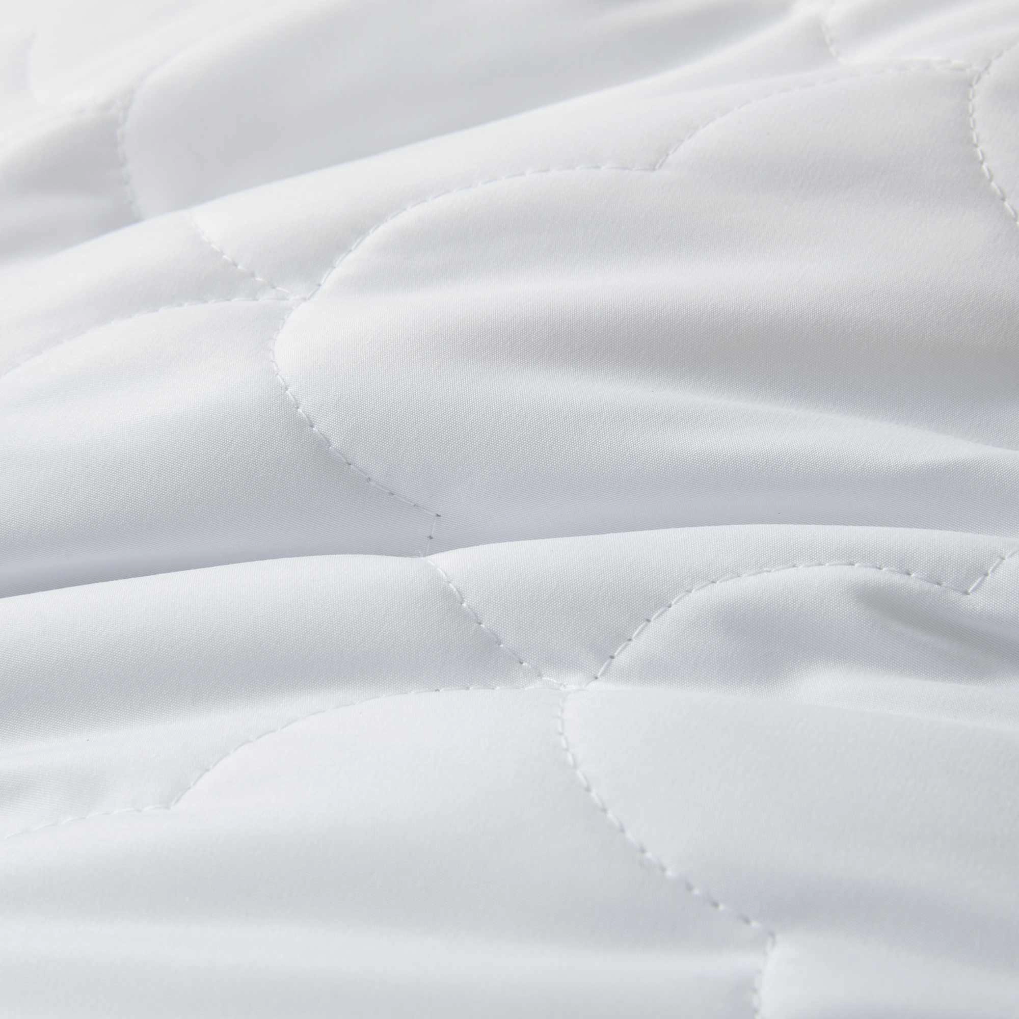 PEACENEST Cloud Quilted High Loft Goose Feather Pillow Set