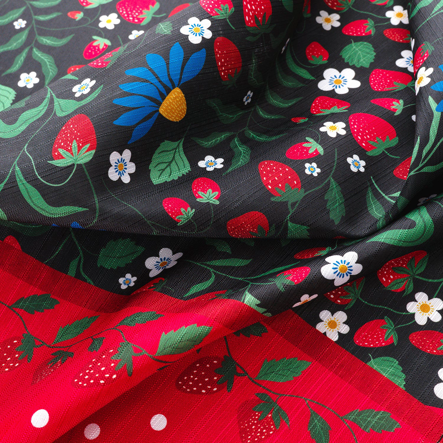 RT Designers Collection Polyester Cucina Strawberry Fields Kitchen Curtains Valance & Tiers Set 52" x 18" Muticolor