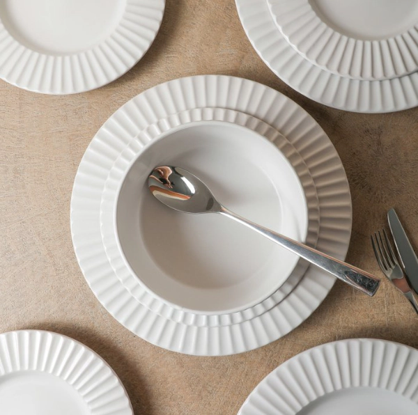 Christian Siriano Lusso Unisex 16-Piece Dinnerware Set Stoneware, White
