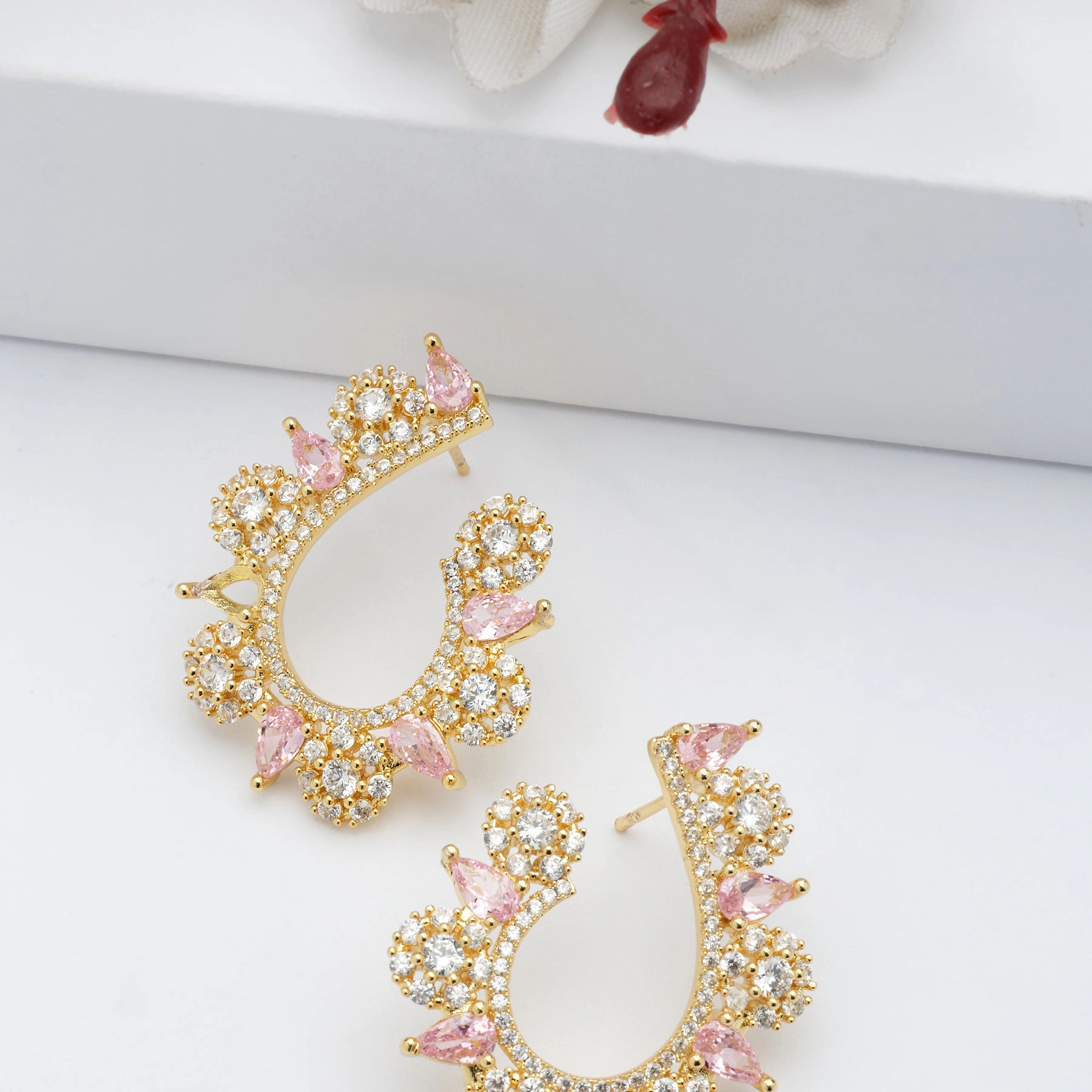 AGP PARIS Womens Twirling Petal Earrings