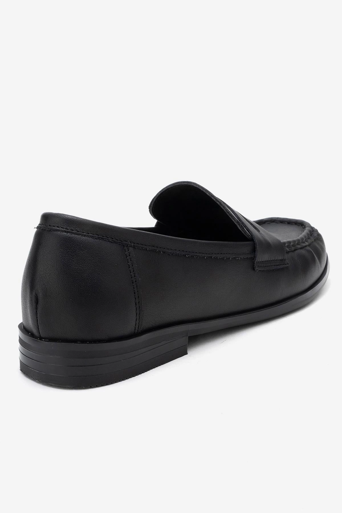 Forever & Always Womens Valia Leather Loafer