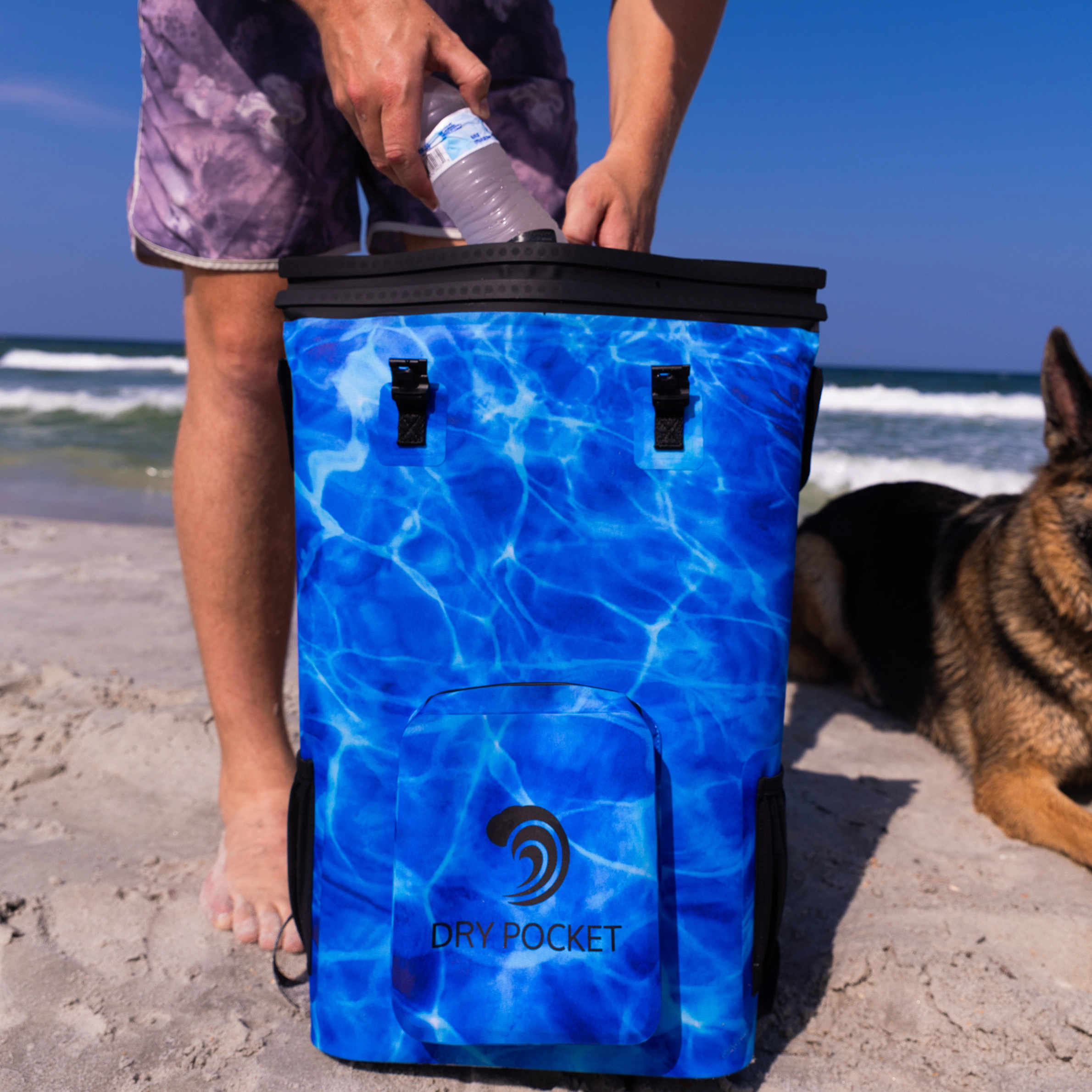 Dry Pocket magnetic Double Lock Auto-Sealing Waterproof Floating Backpack Cooler