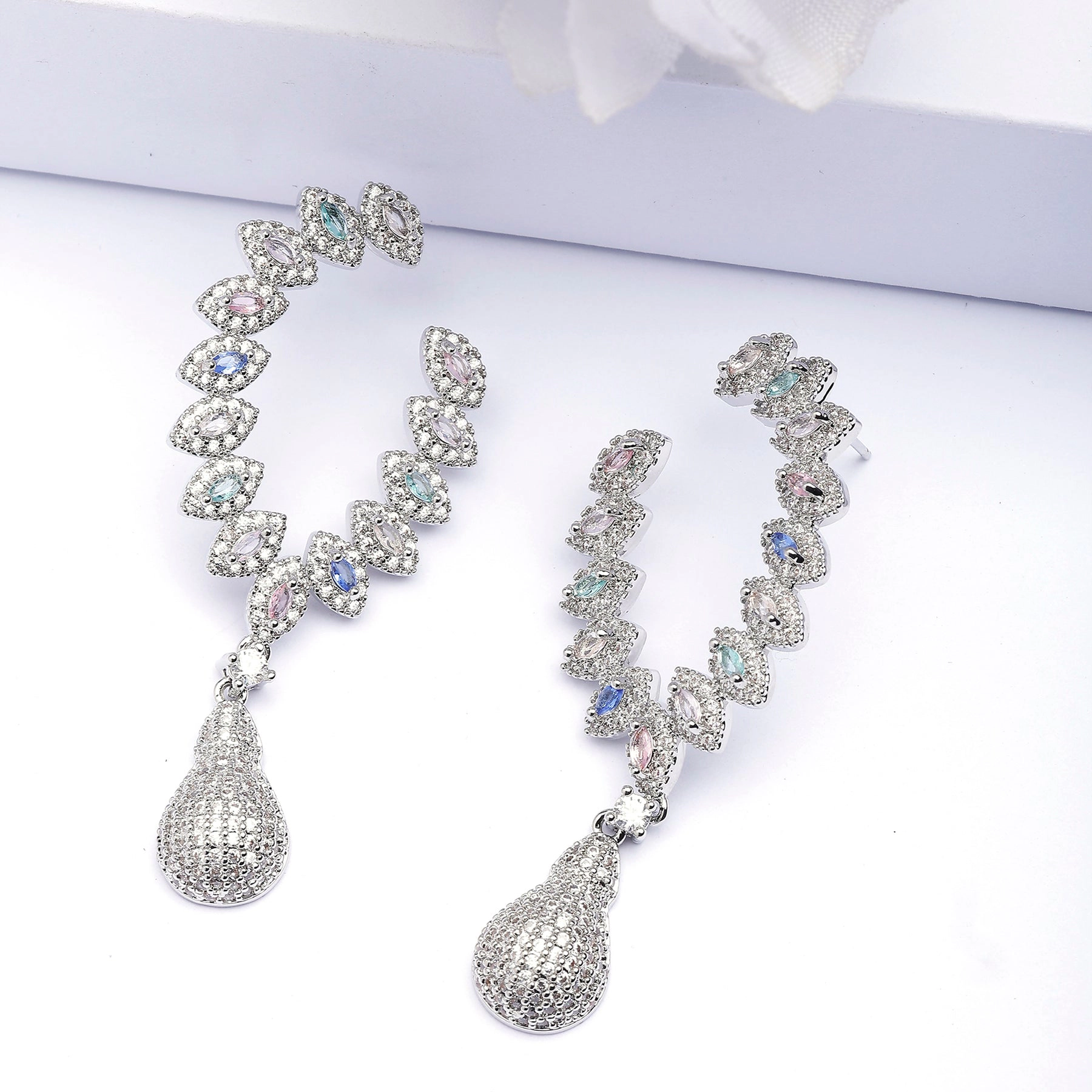 AGP PARIS Womens Delicate Leaf Drop Earrings