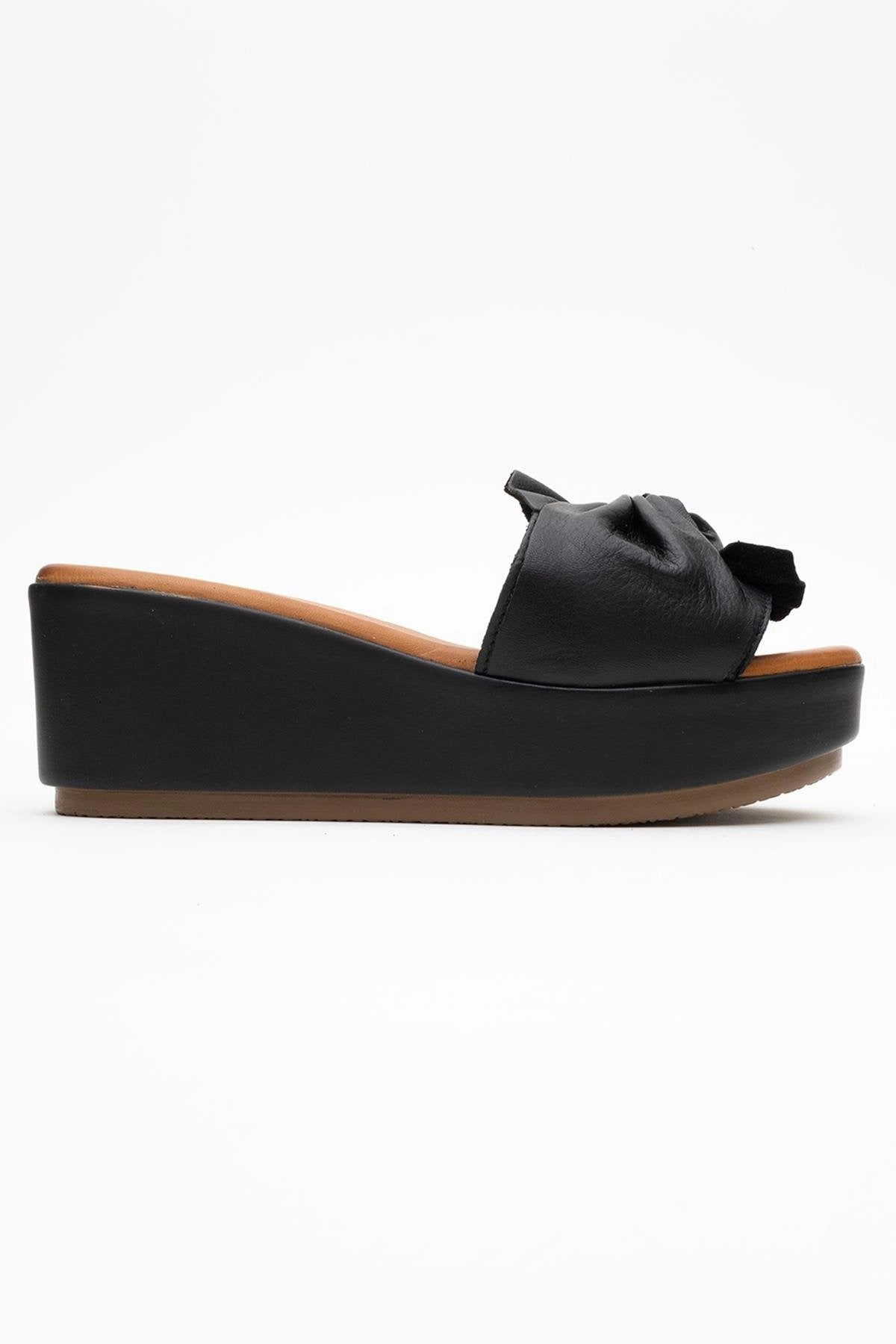 Forever & Always Womens Syndra Bow Wedge Leather Sandals