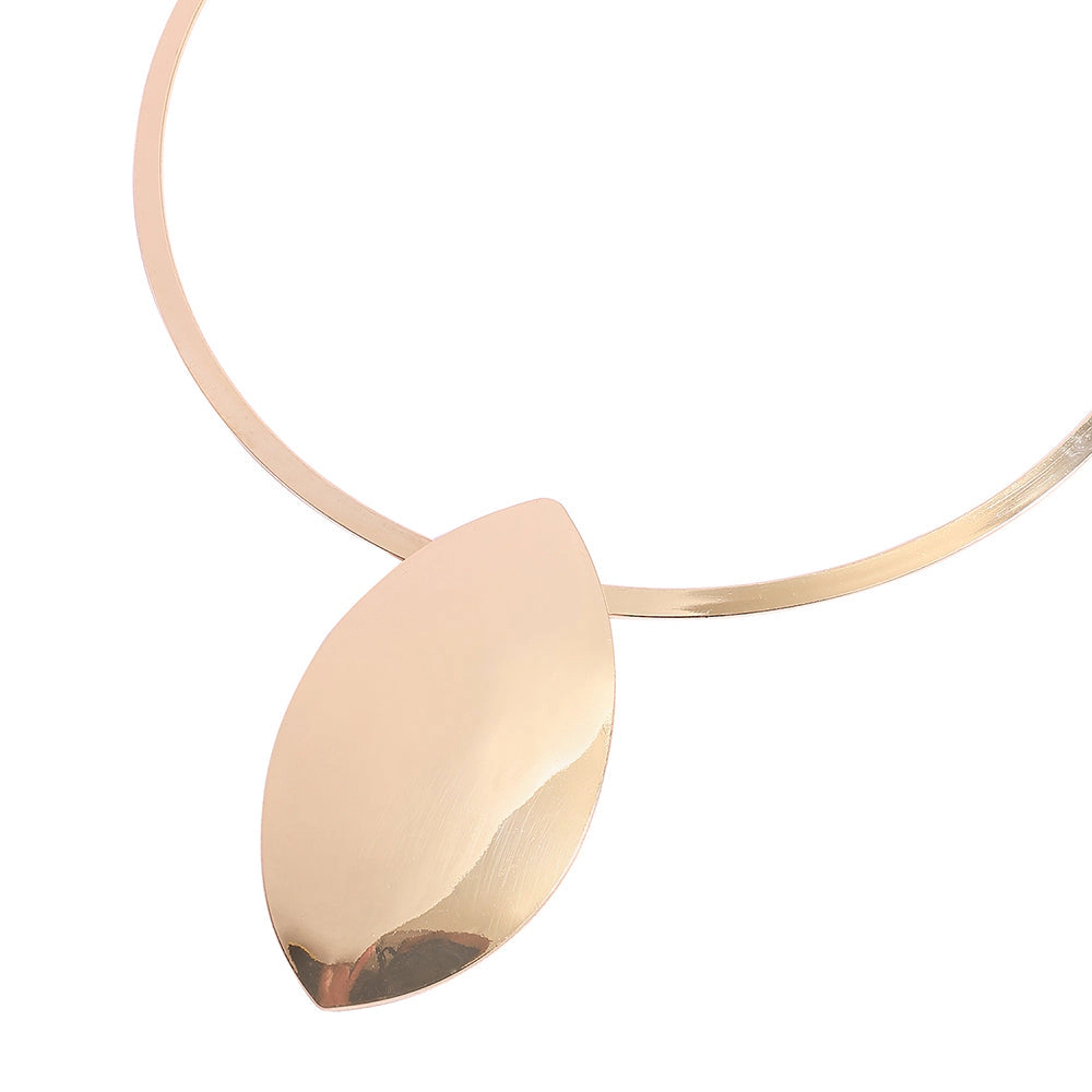 SOHI Women's Metallic Oblong Necklace